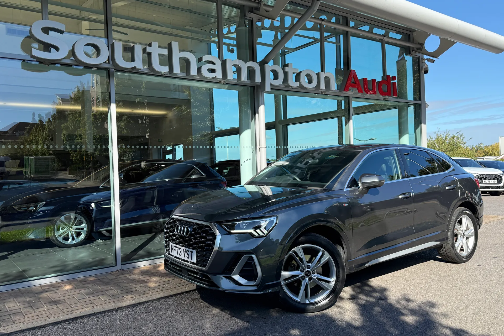 Audi Q3 thumbnail image number 55