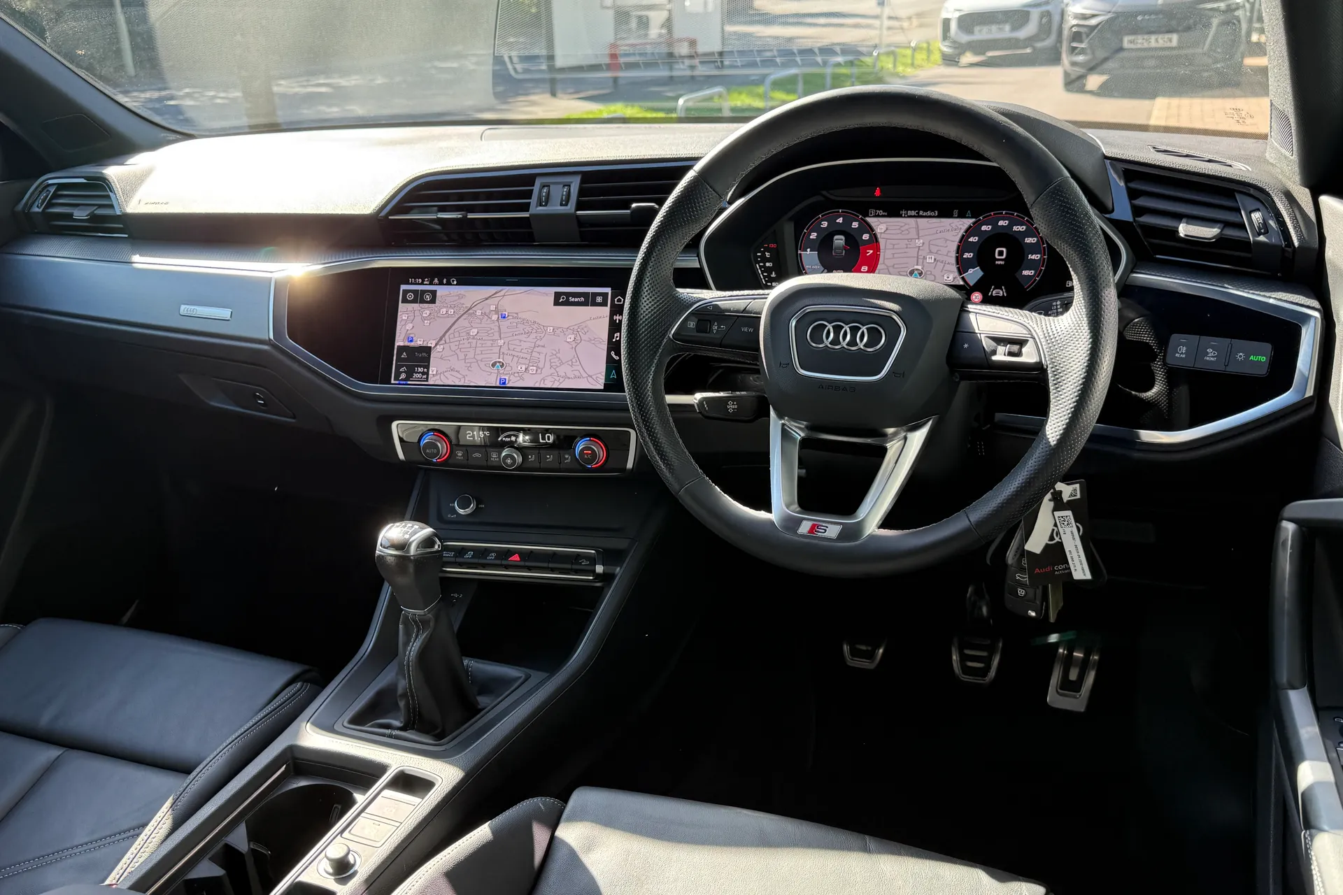 Audi Q3 thumbnail image number 32