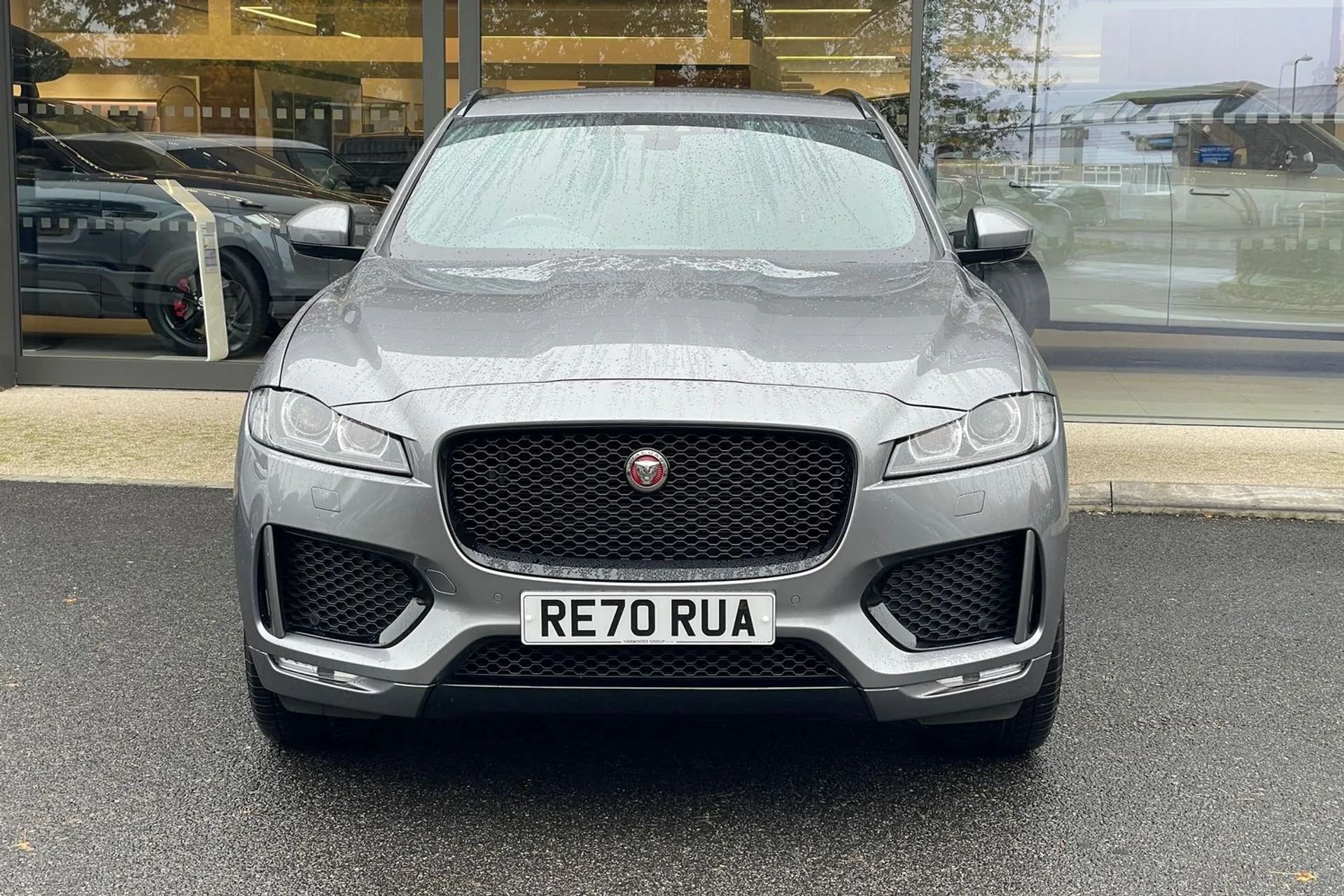 Jaguar F-PACE thumbnail image number 6