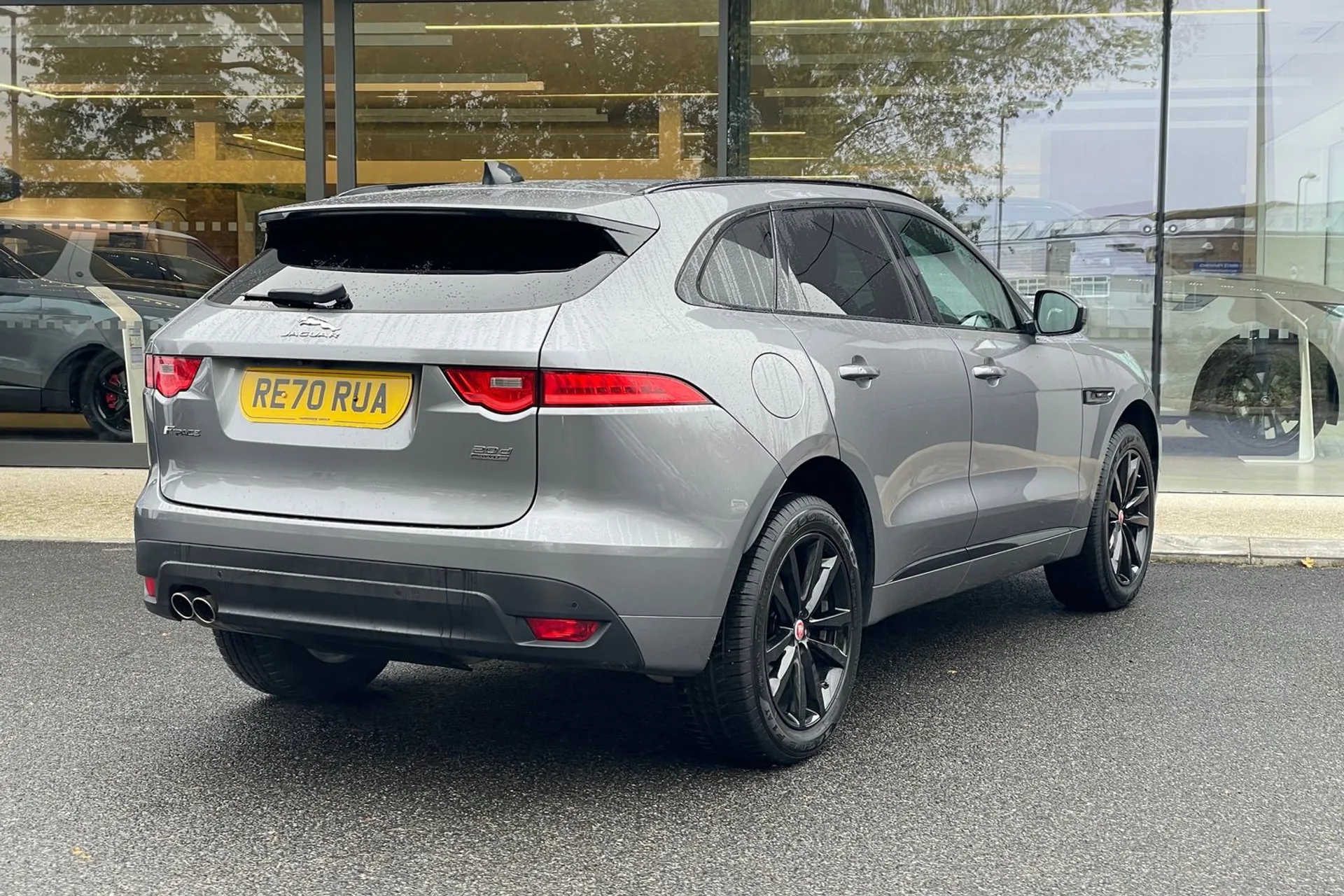 Jaguar F-PACE thumbnail image number 7