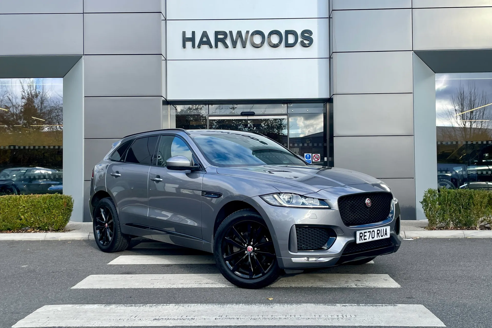 Jaguar F-PACE focused image