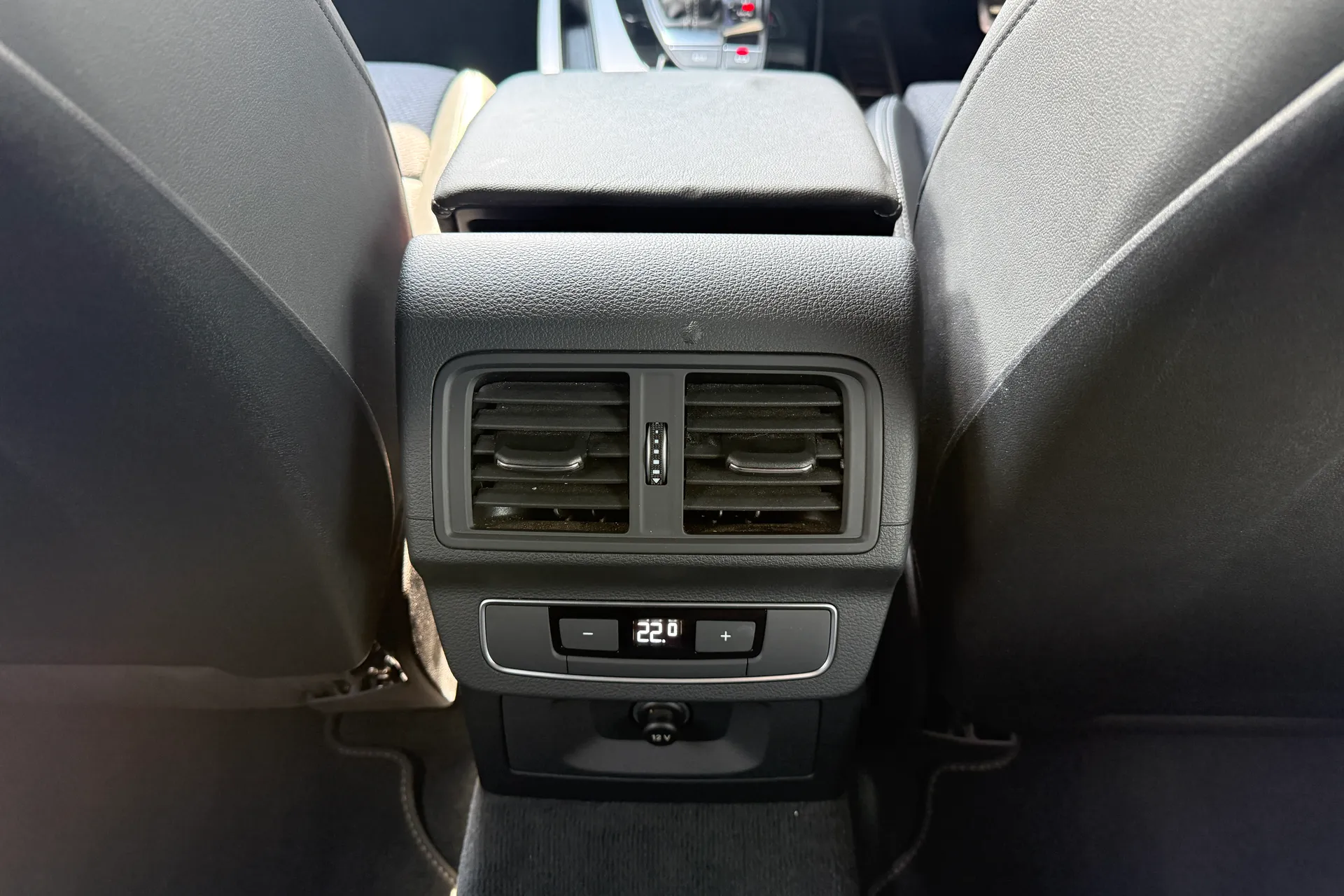 Audi Q5 thumbnail image number 48