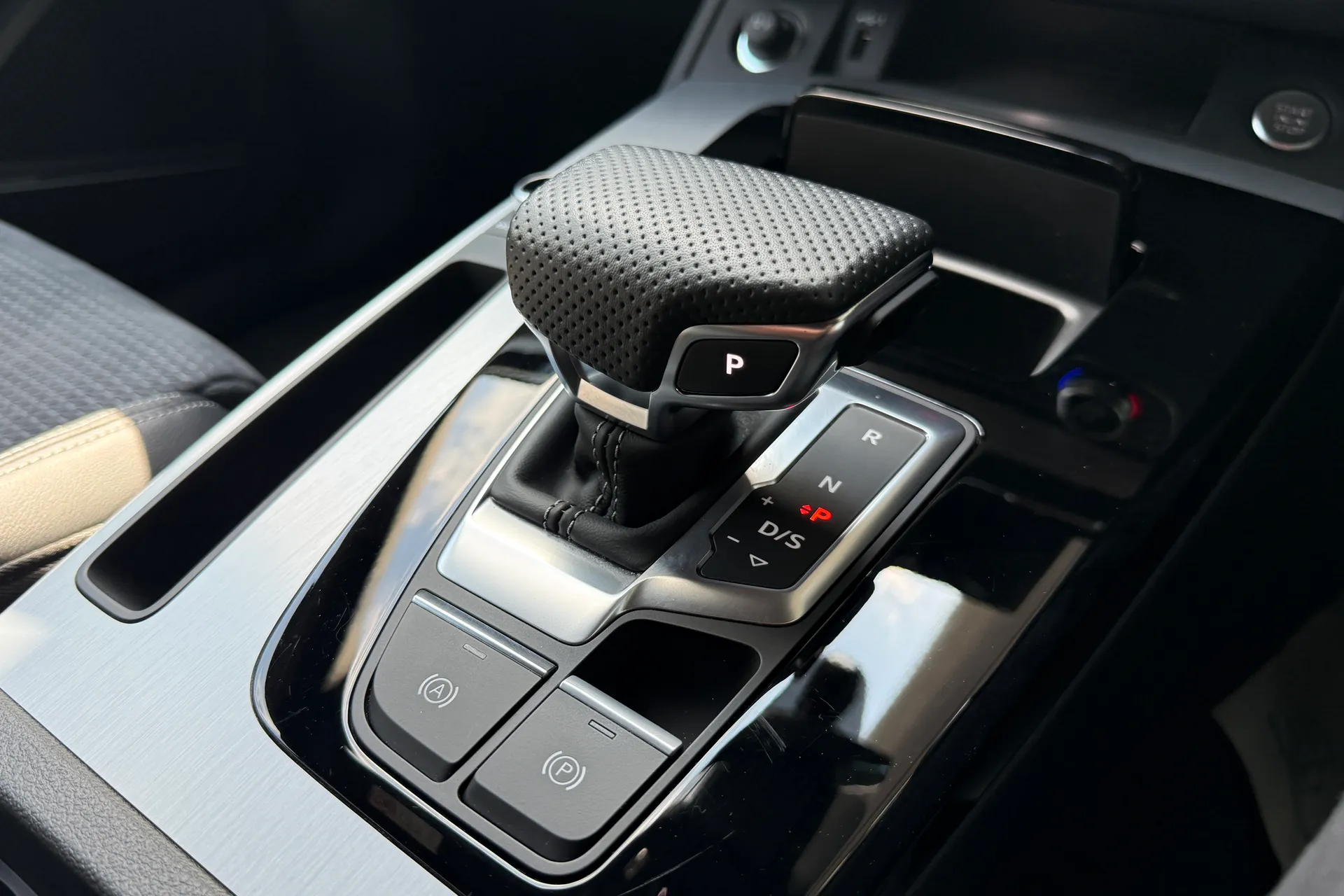 Audi Q5 thumbnail image number 30