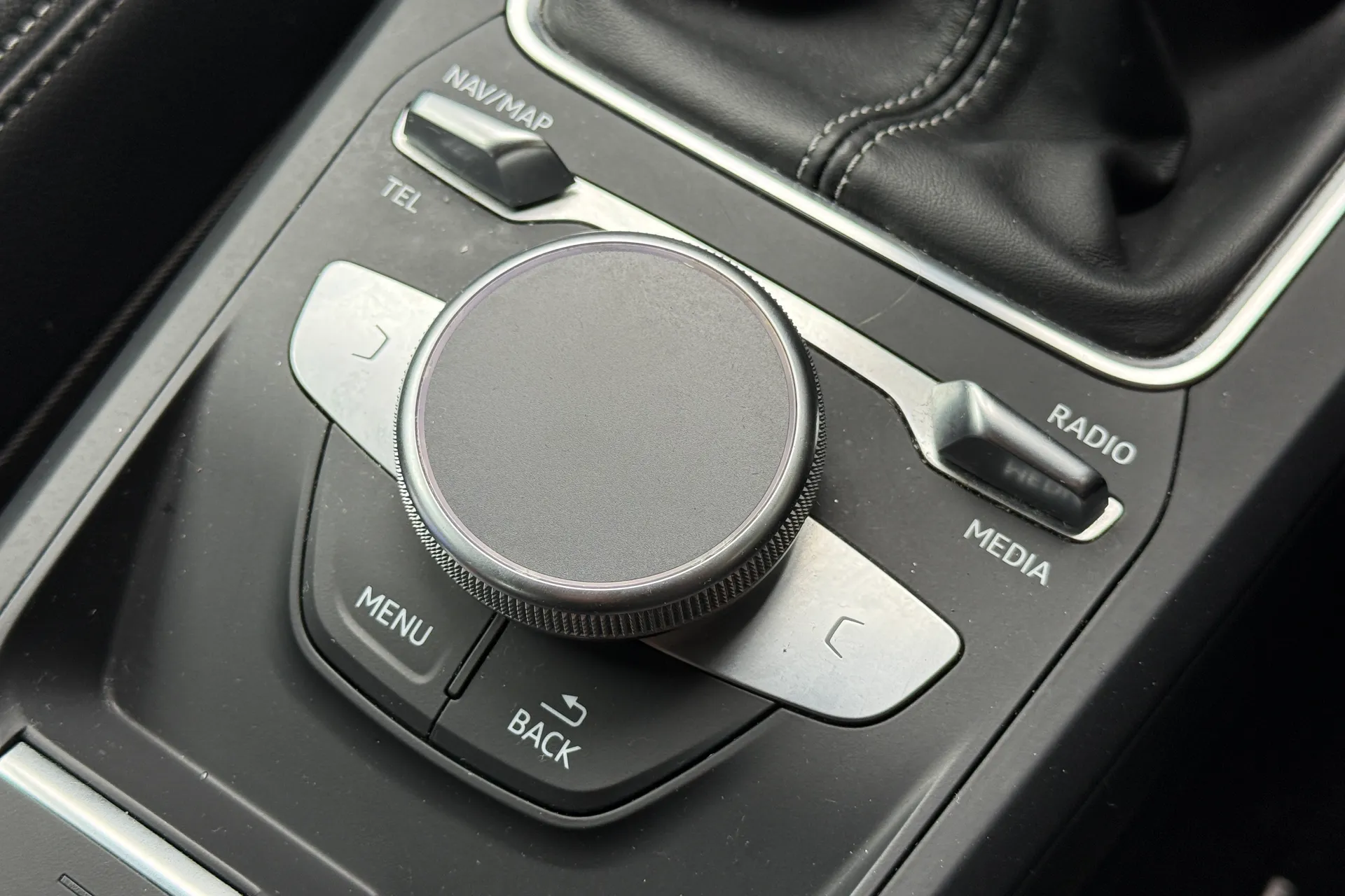 Audi Q2 thumbnail image number 31