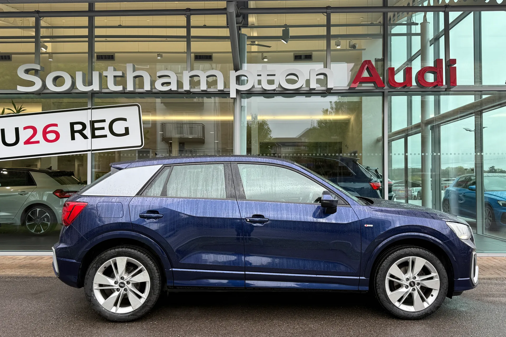 Audi Q2 thumbnail image number 2