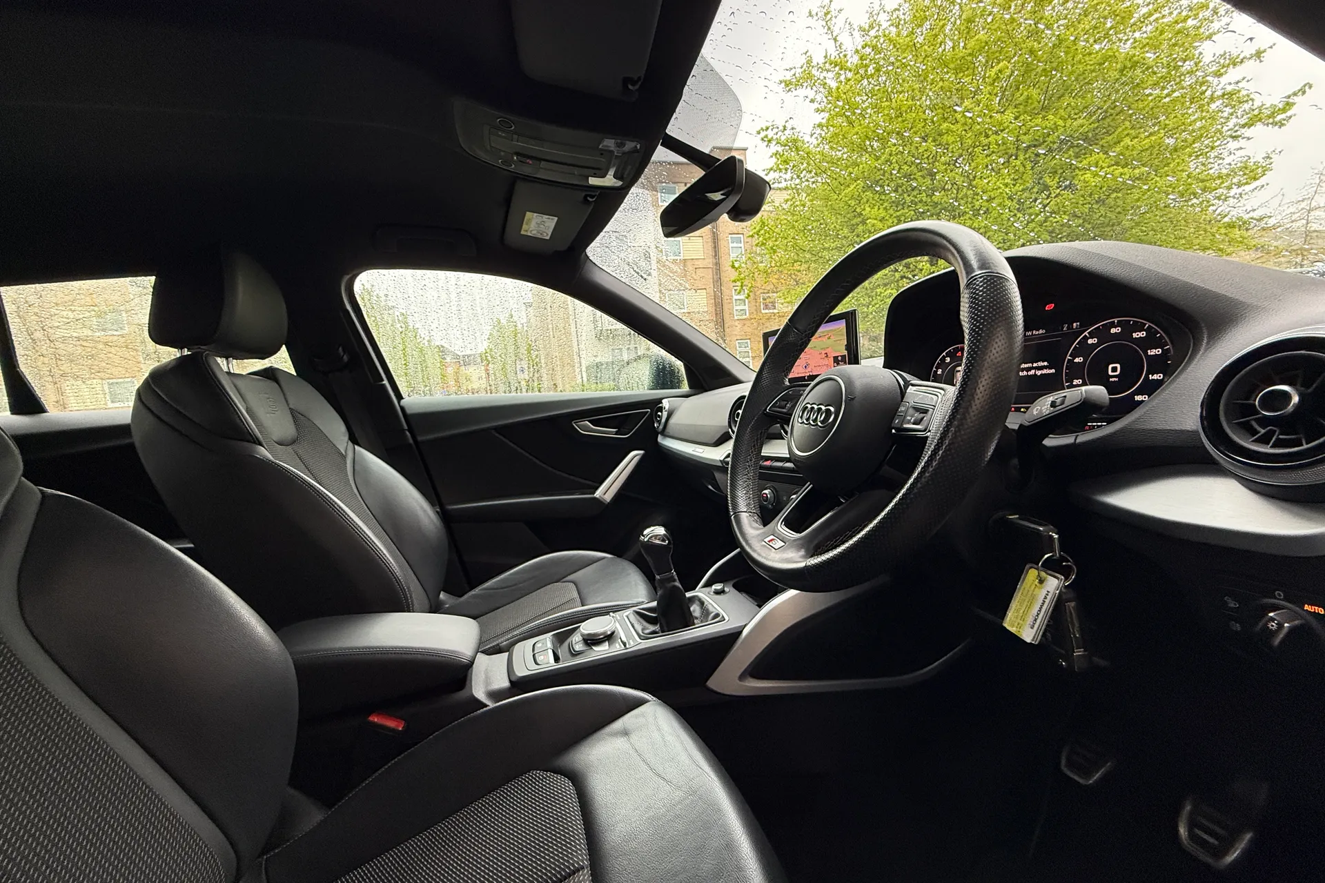 Audi Q2 thumbnail image number 9