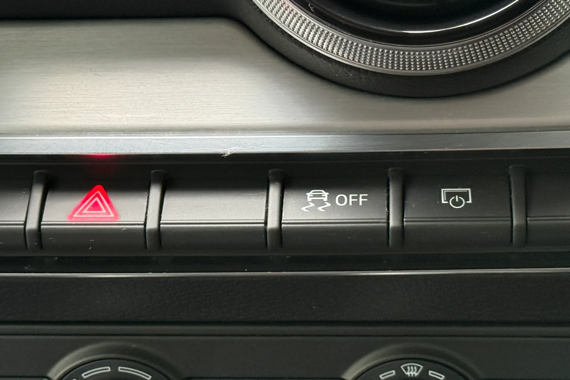 Audi Q2 thumbnail image number 25