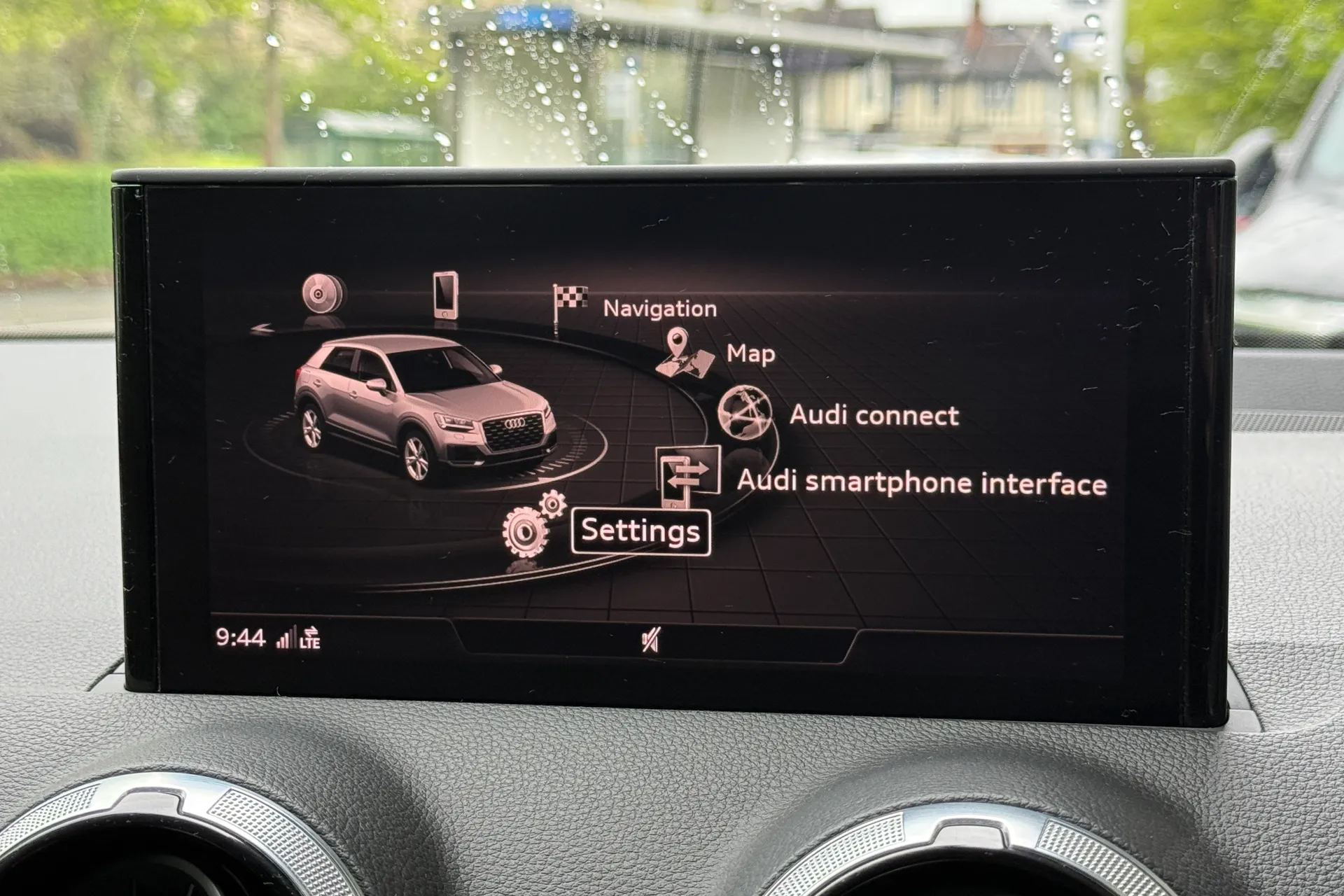 Audi Q2 thumbnail image number 19