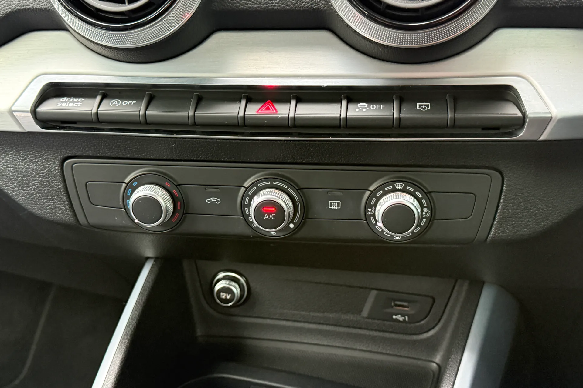 Audi Q2 thumbnail image number 20