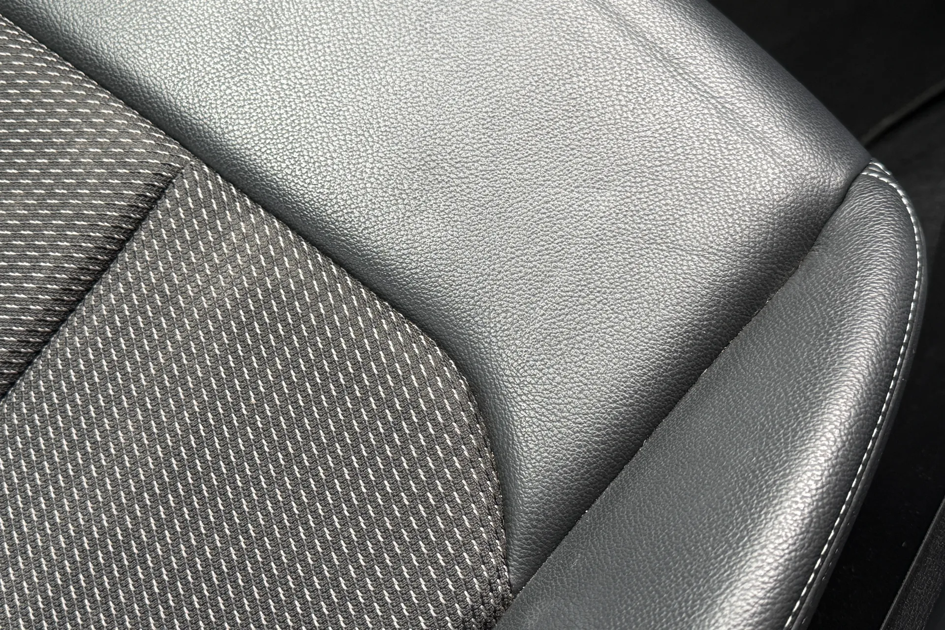 Audi Q2 thumbnail image number 27