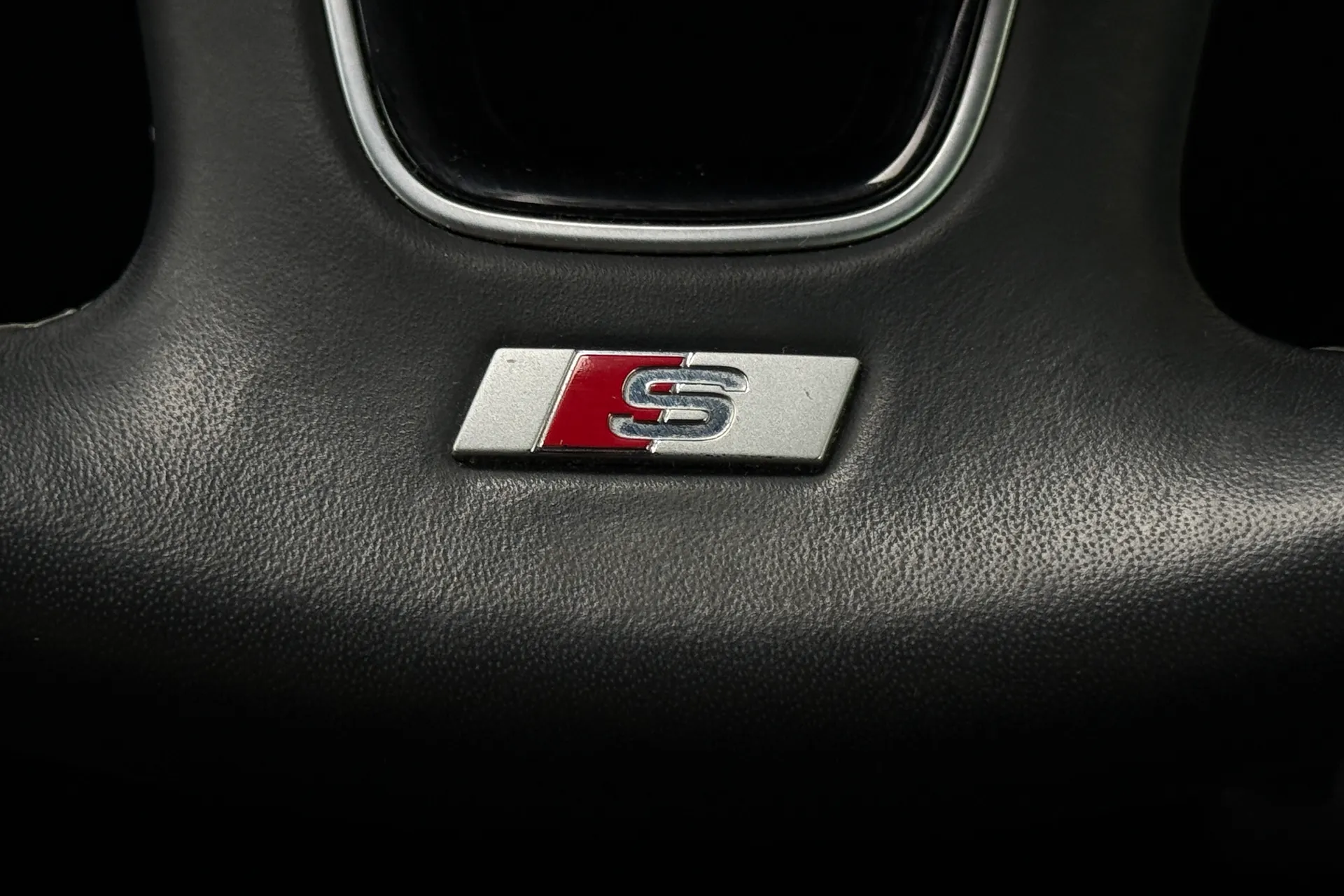 Audi Q2 thumbnail image number 14