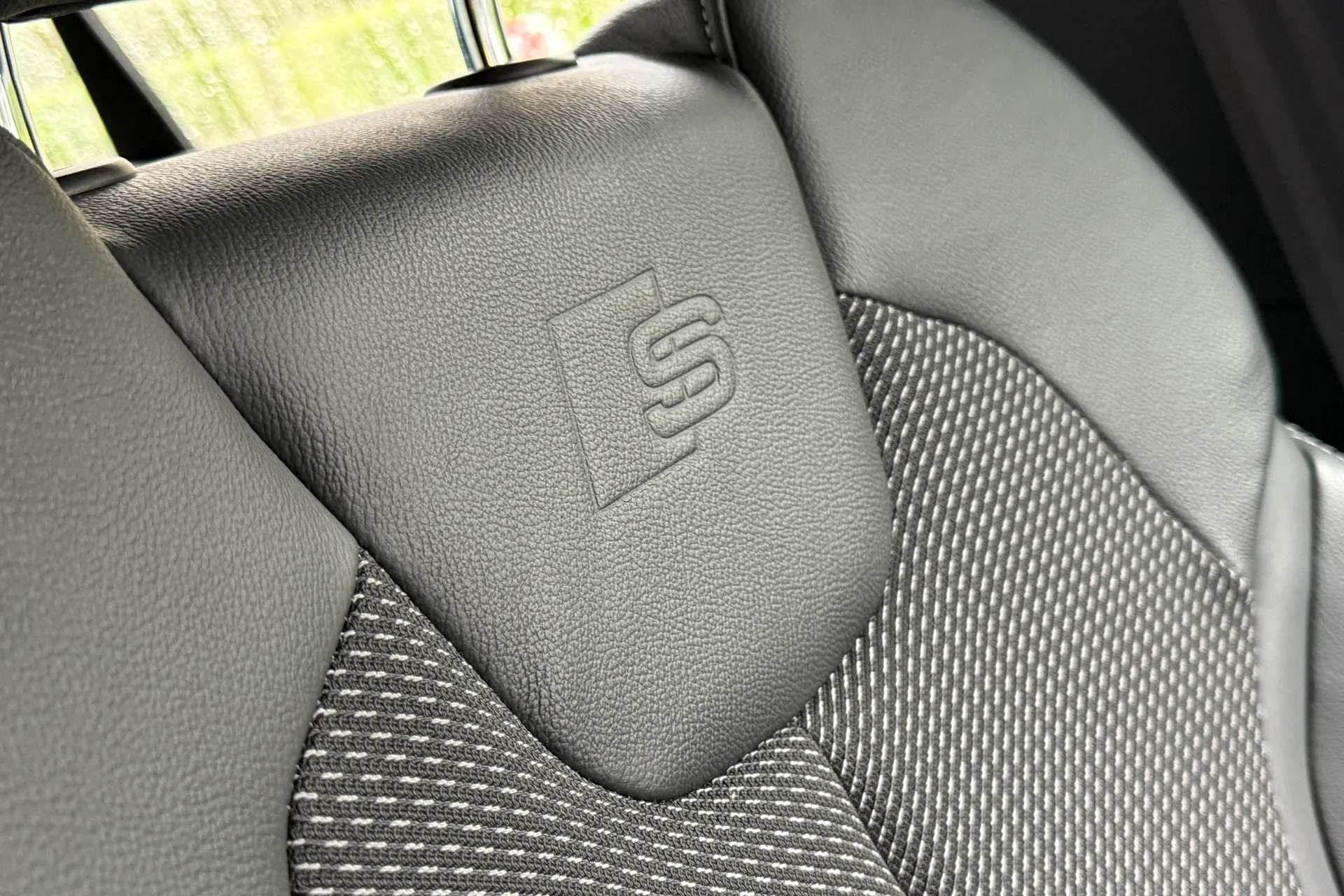 Audi Q2 thumbnail image number 28