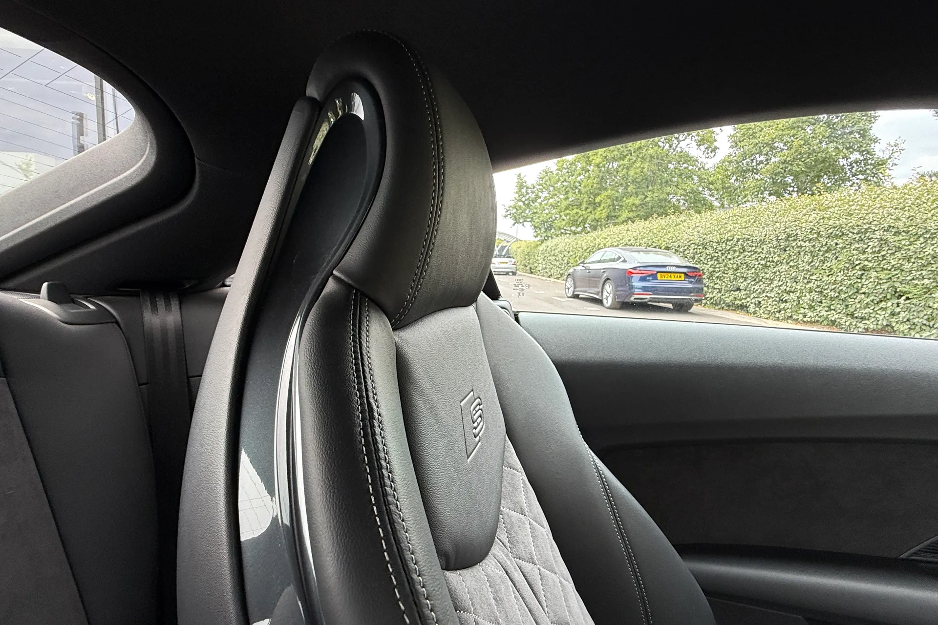 Audi TT thumbnail image number 17