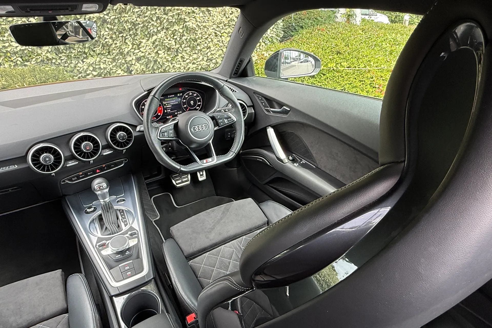 Audi TT thumbnail image number 49