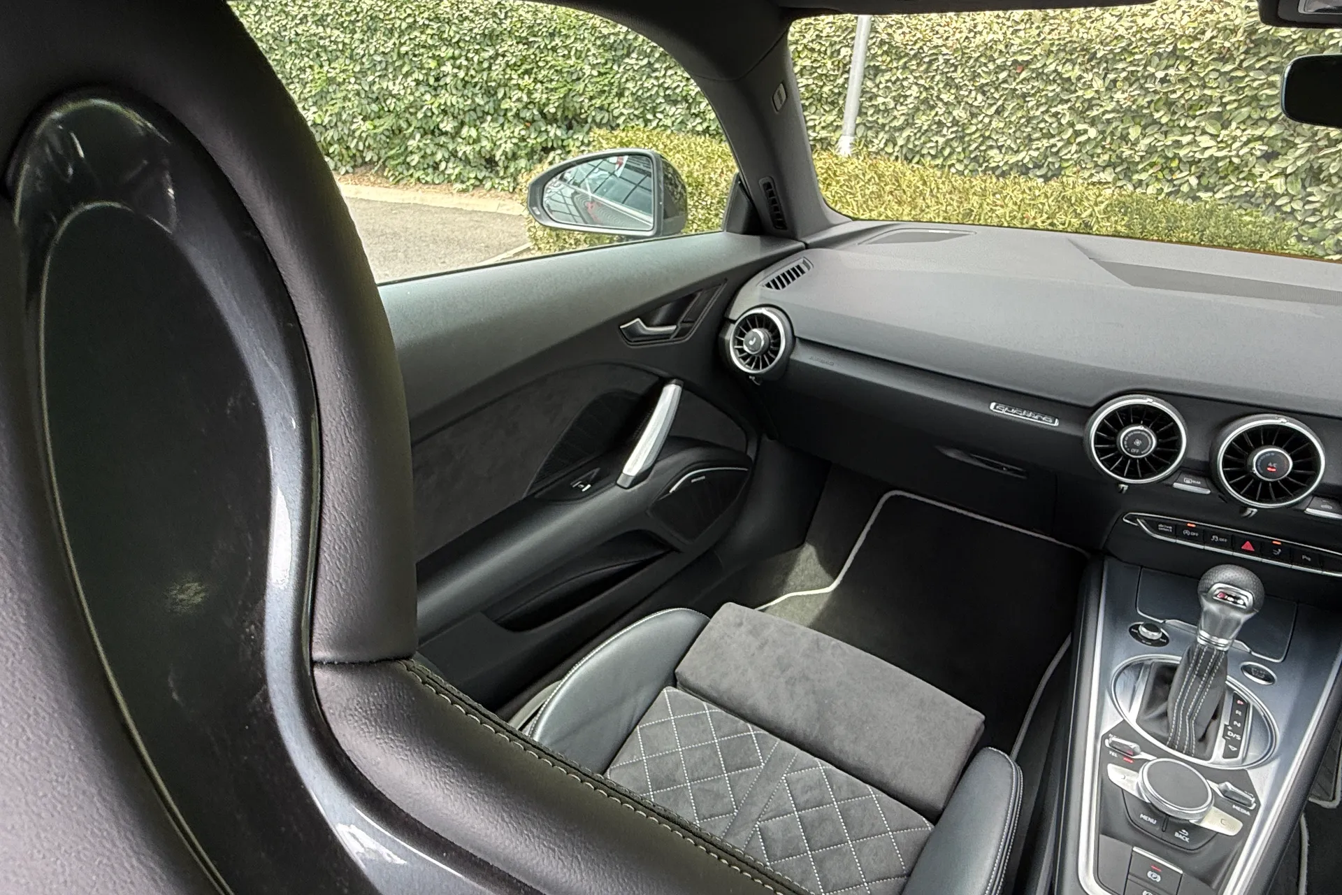 Audi TT thumbnail image number 50