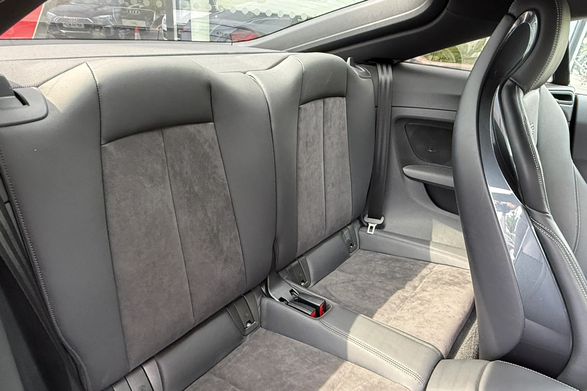 Audi TT thumbnail image number 43