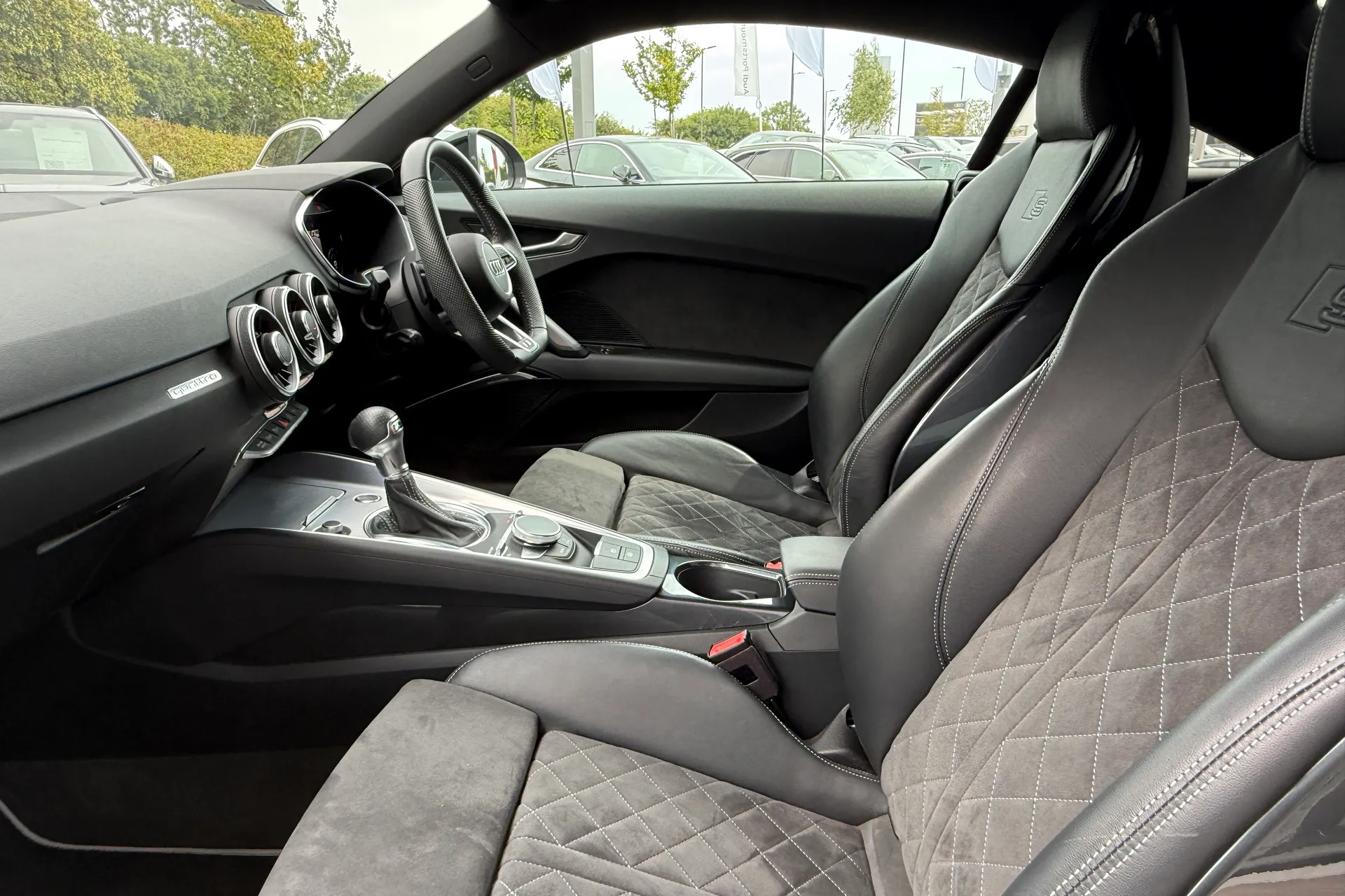 Audi TT thumbnail image number 45