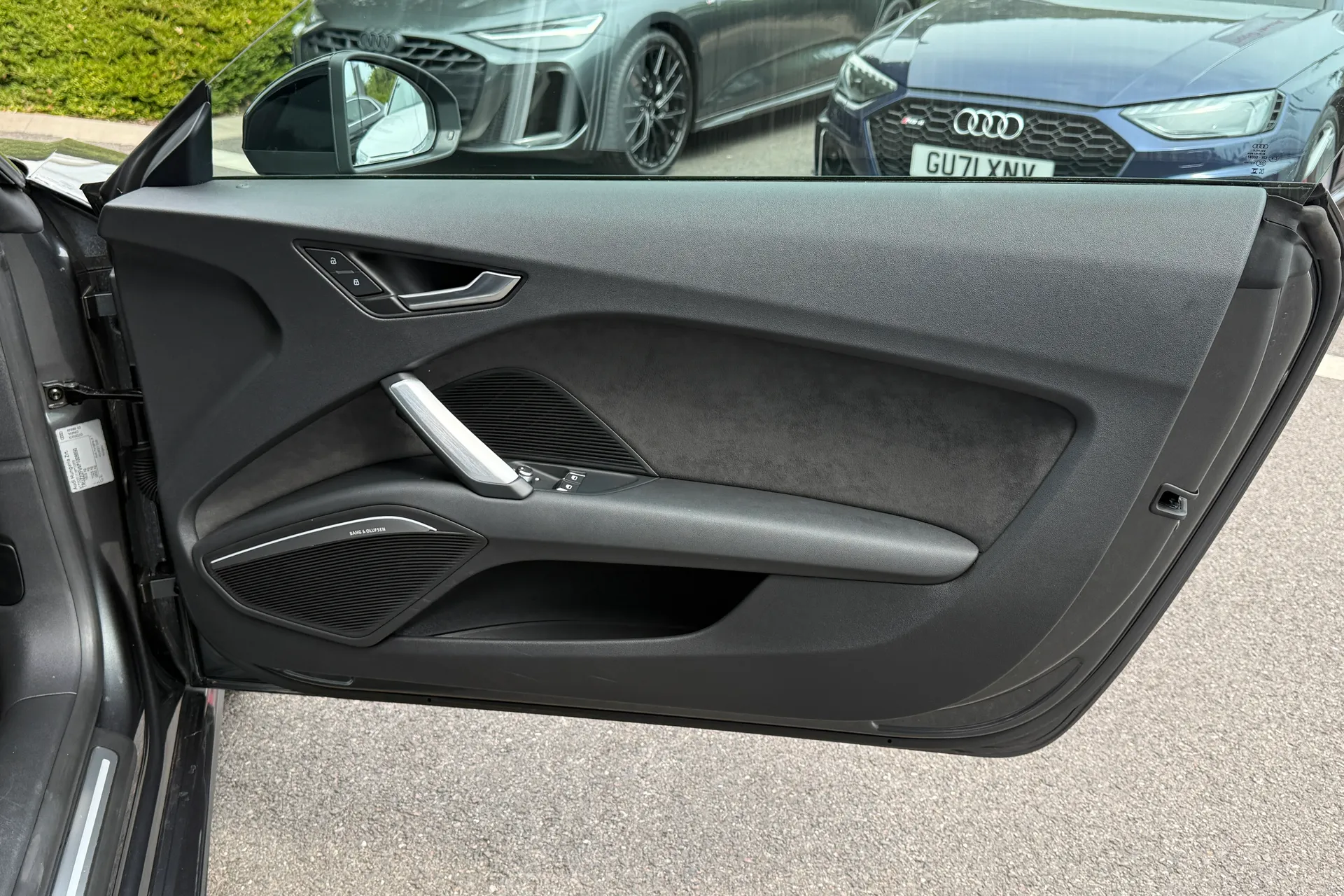Audi TT thumbnail image number 40