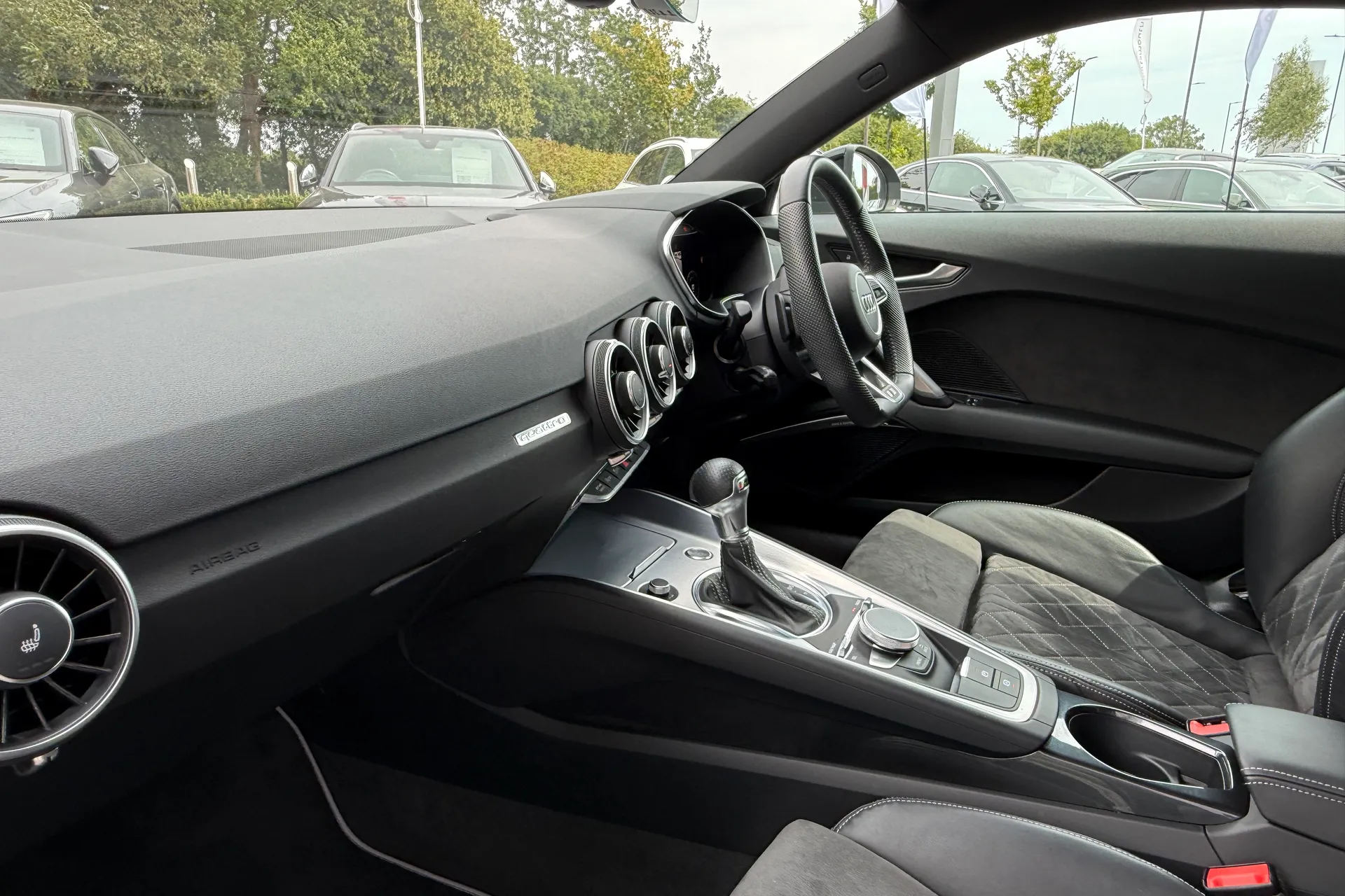Audi TT thumbnail image number 14