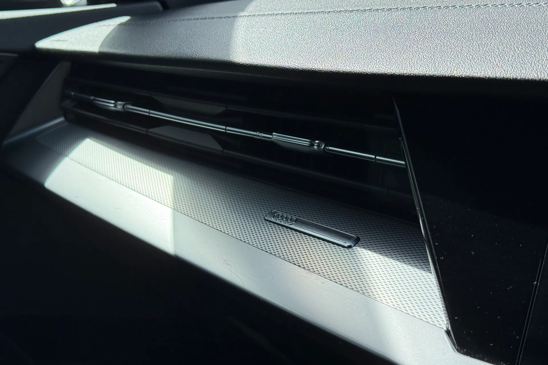 Audi A3 thumbnail image number 26