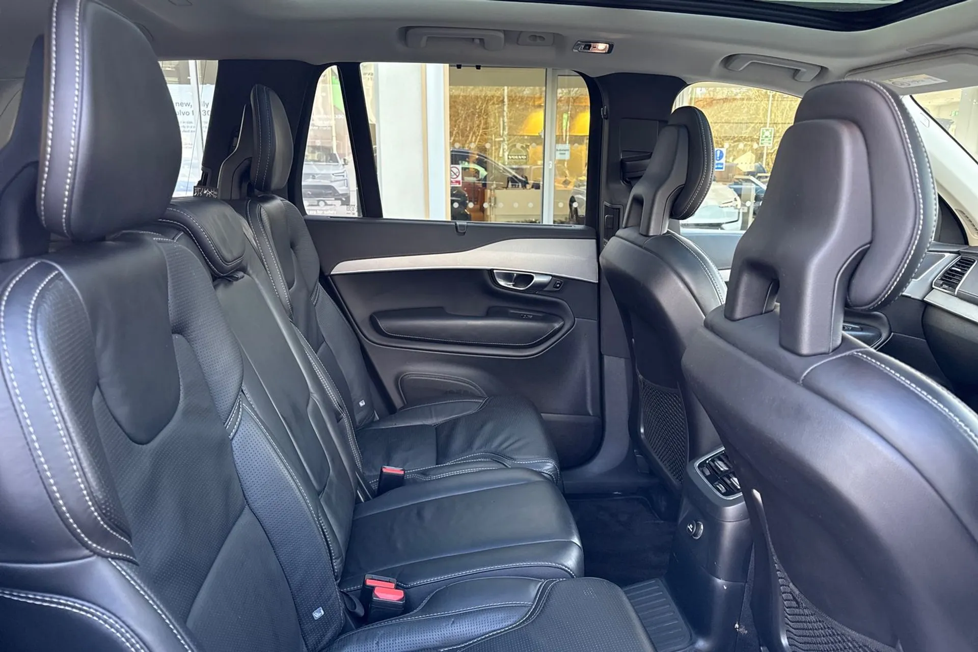 Volvo XC90 thumbnail image number 25