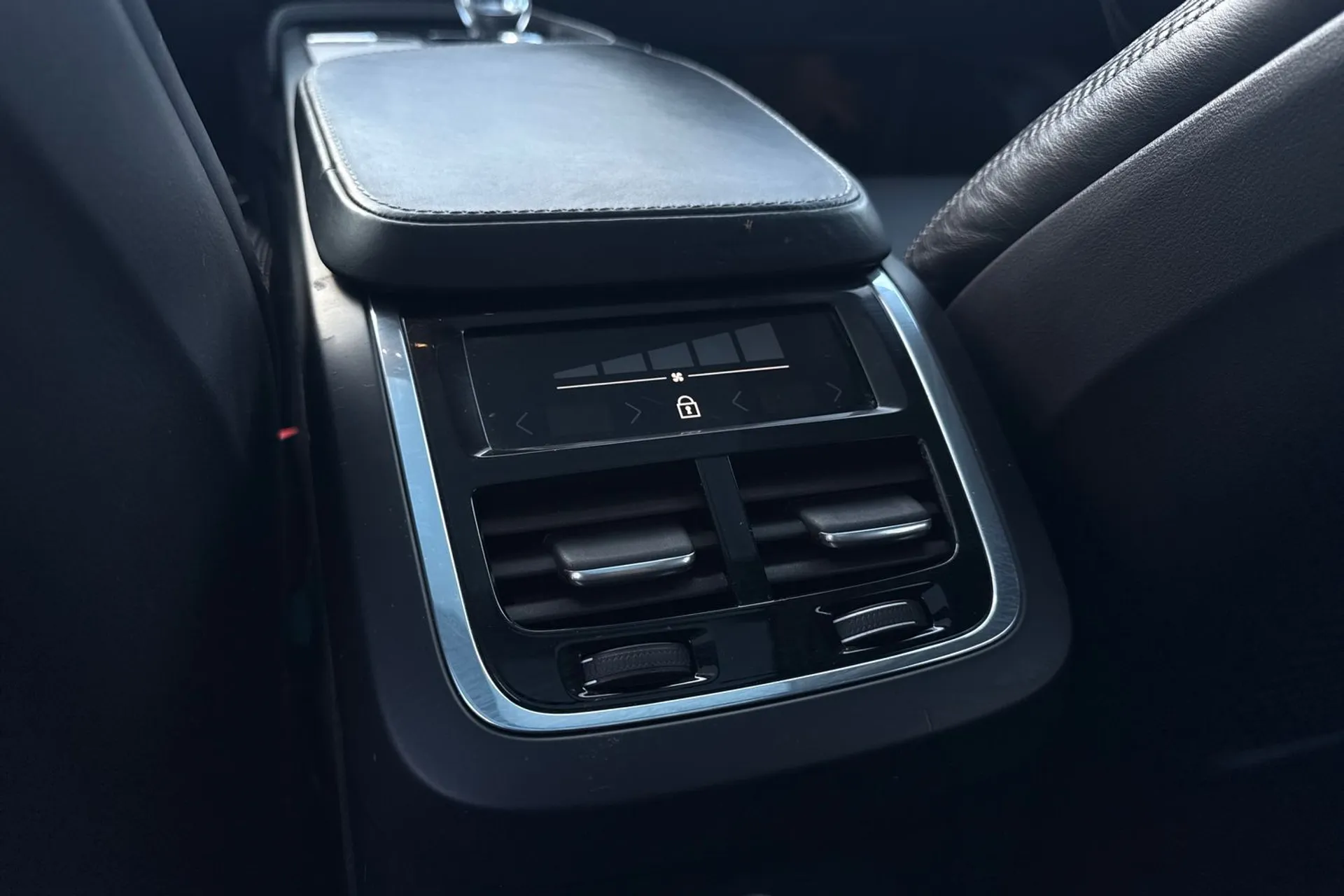 Volvo XC90 thumbnail image number 49