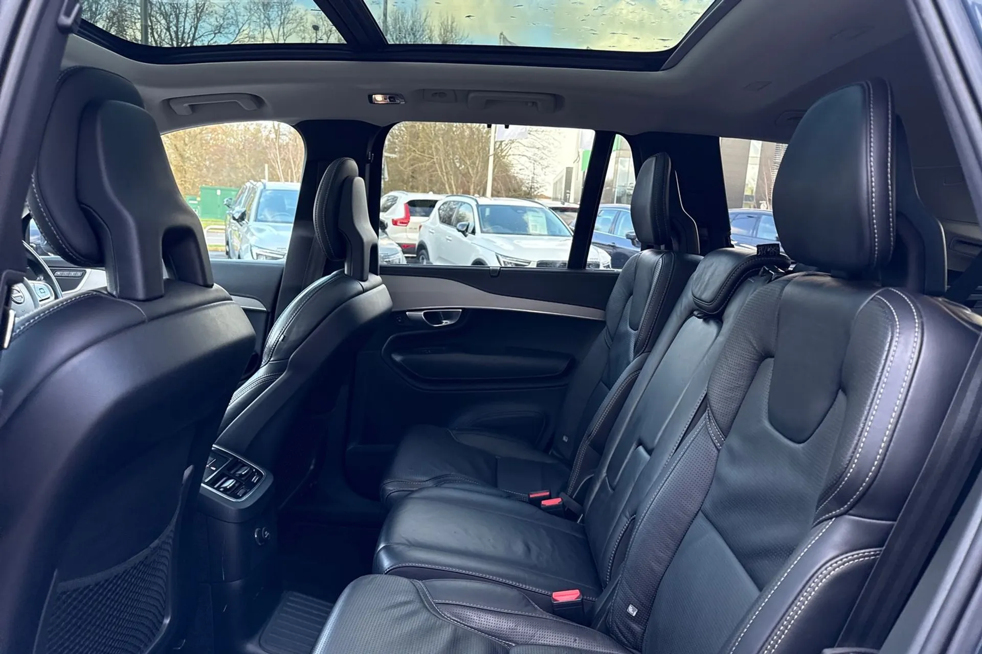 Volvo XC90 thumbnail image number 32