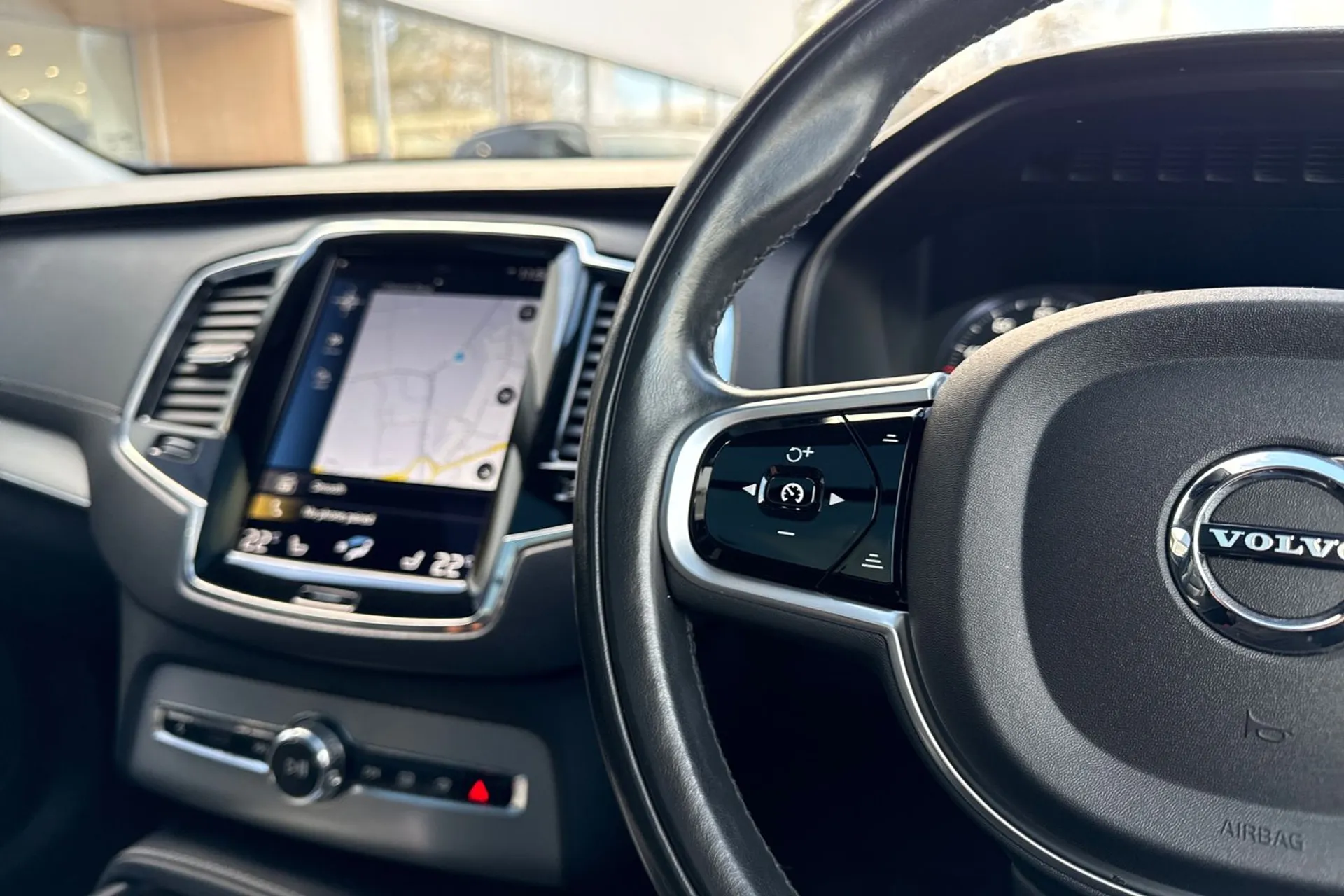 Volvo XC90 thumbnail image number 38