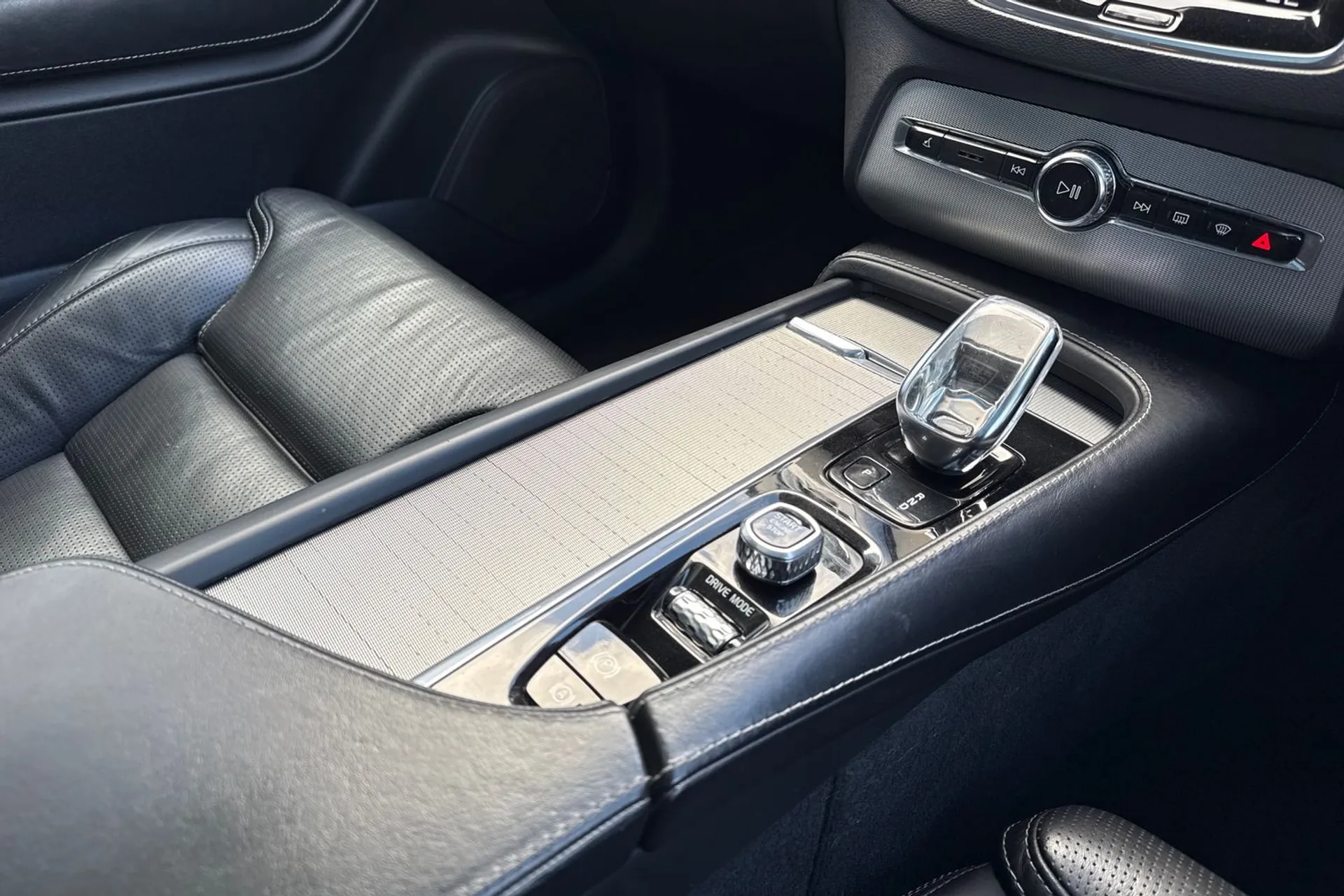 Volvo XC90 thumbnail image number 47