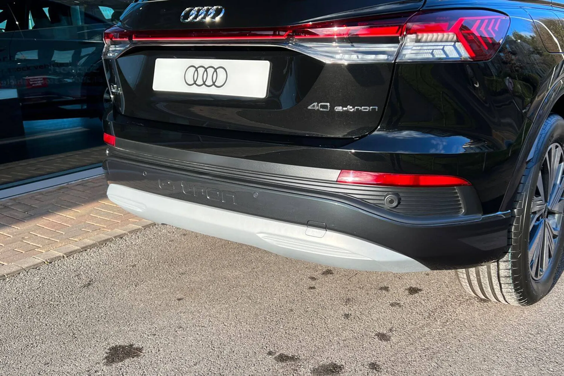 Audi Q4 e-tron thumbnail image number 16