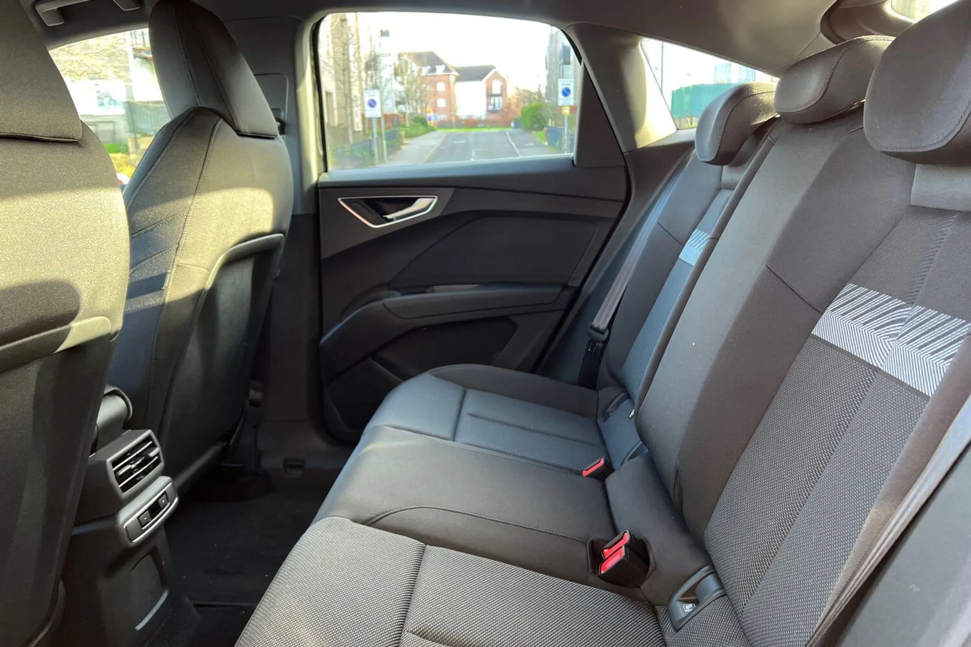 Audi Q4 e-tron thumbnail image number 29