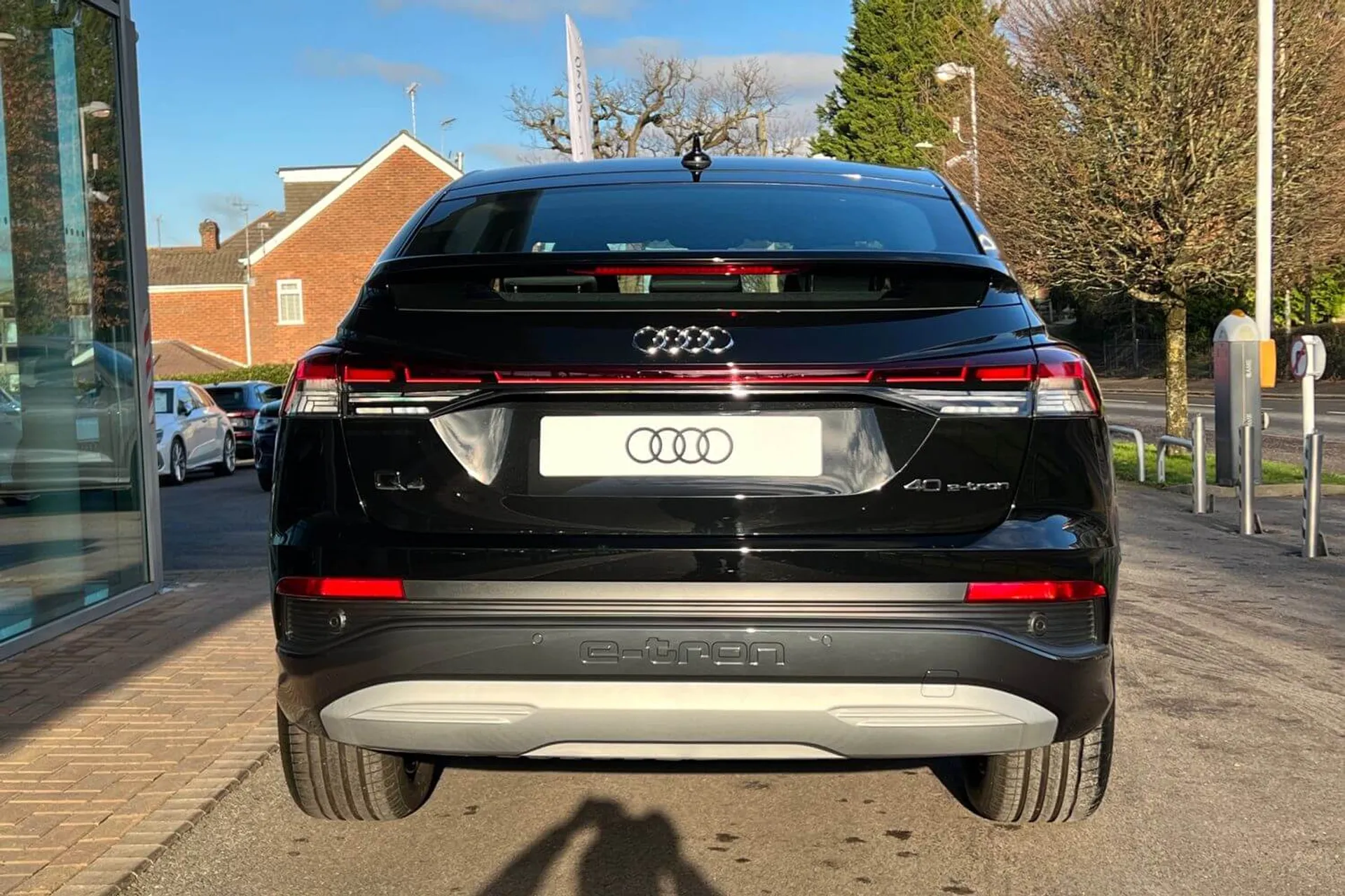 Audi Q4 e-tron thumbnail image number 7