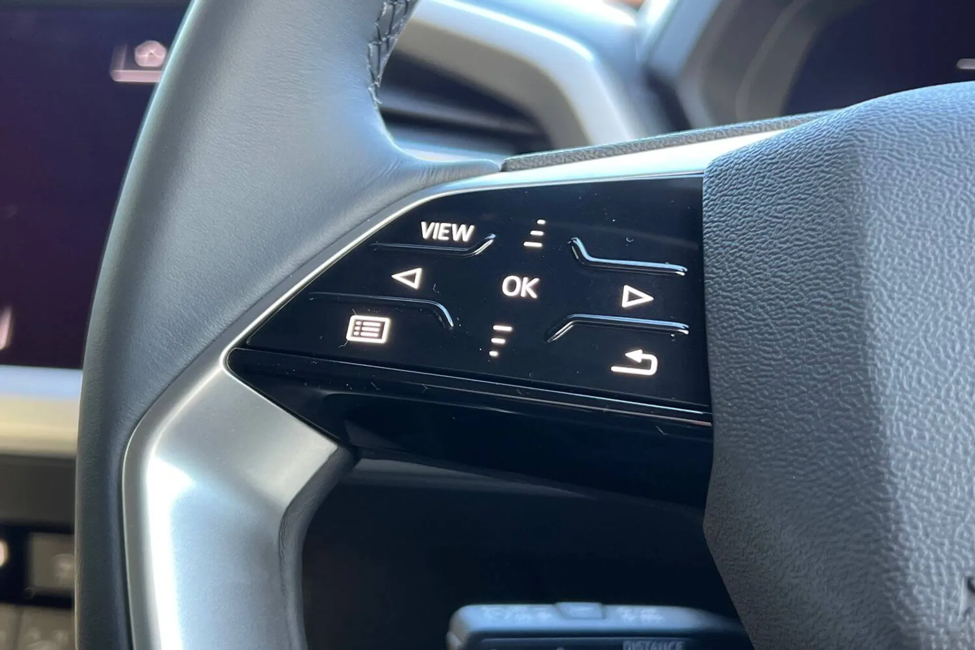 Audi Q4 e-tron thumbnail image number 35
