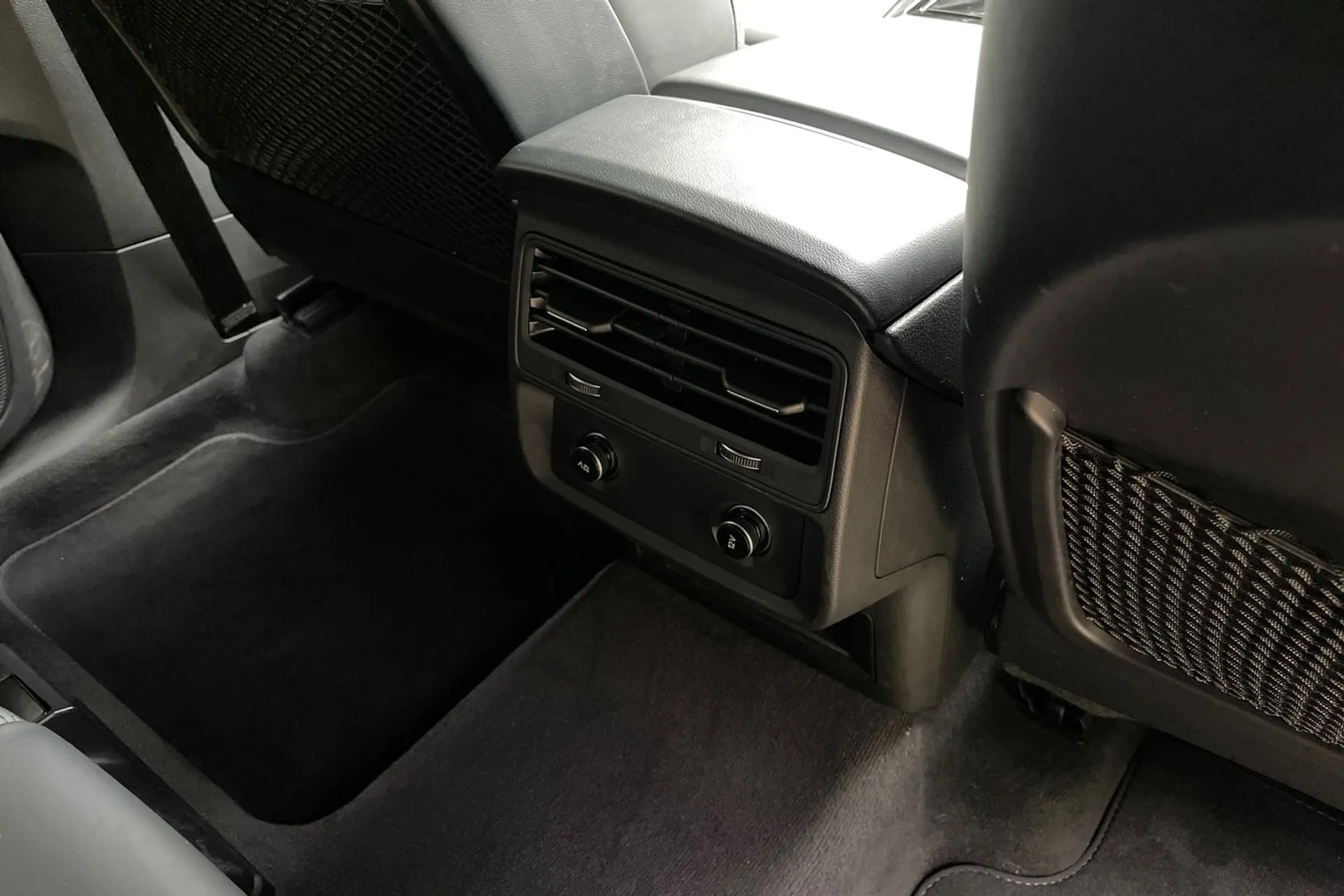 Audi Q7 thumbnail image number 45