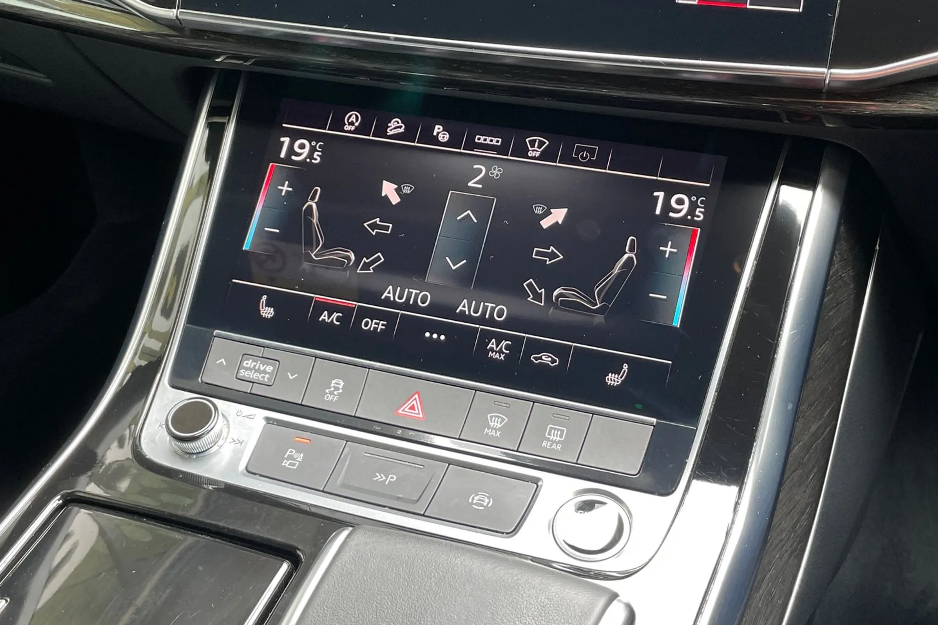 Audi Q7 thumbnail image number 38