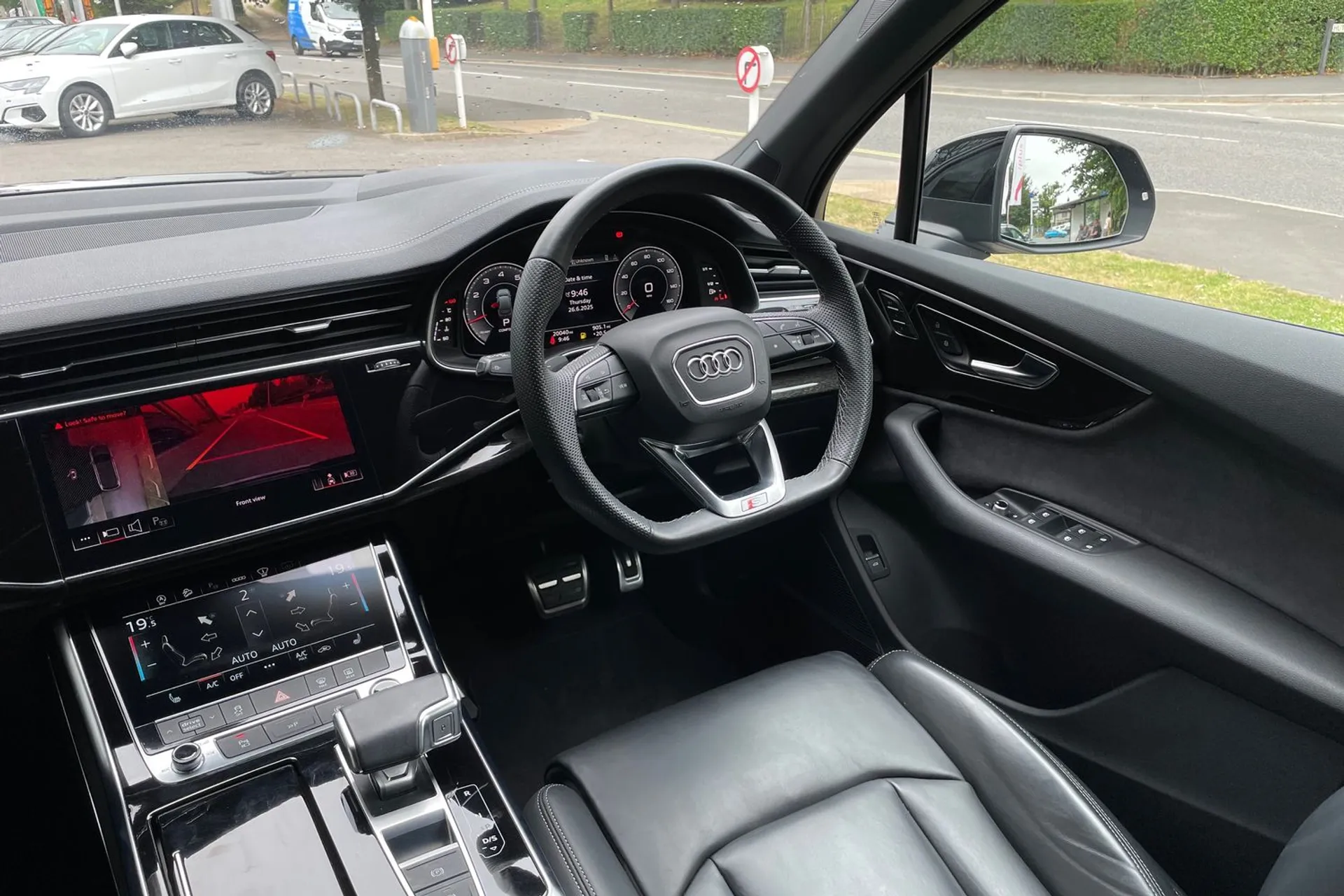 Audi Q7 thumbnail image number 32