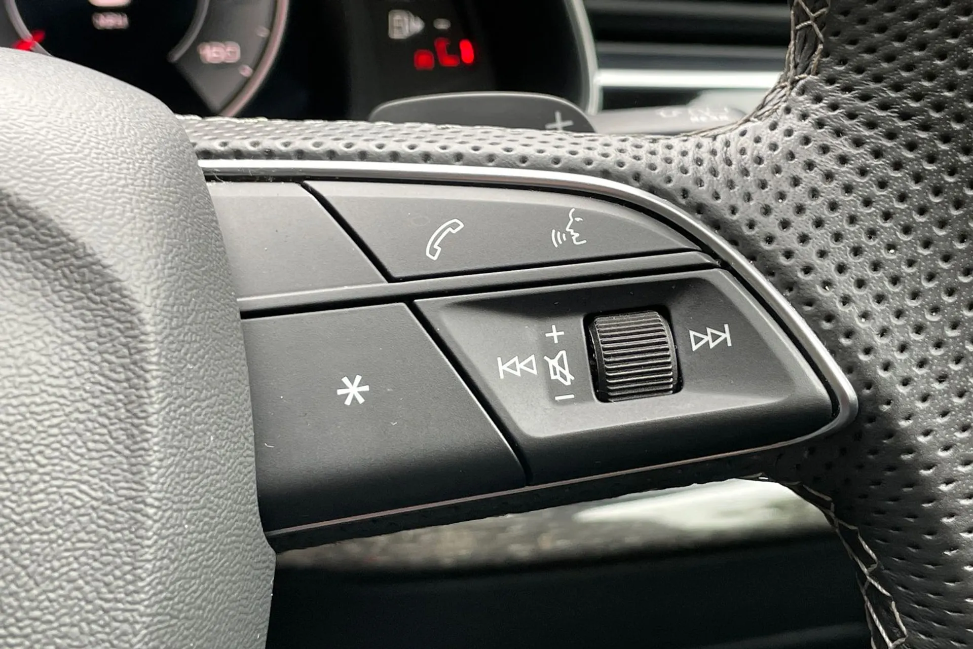 Audi Q7 thumbnail image number 36