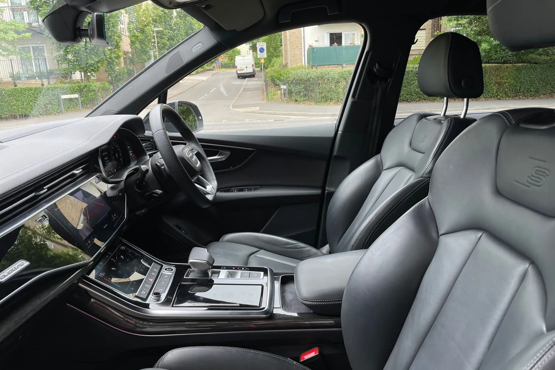 Audi Q7 thumbnail image number 27