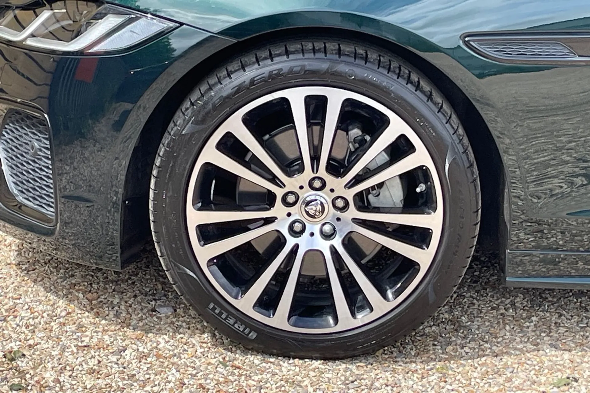 Jaguar XF thumbnail image number 14