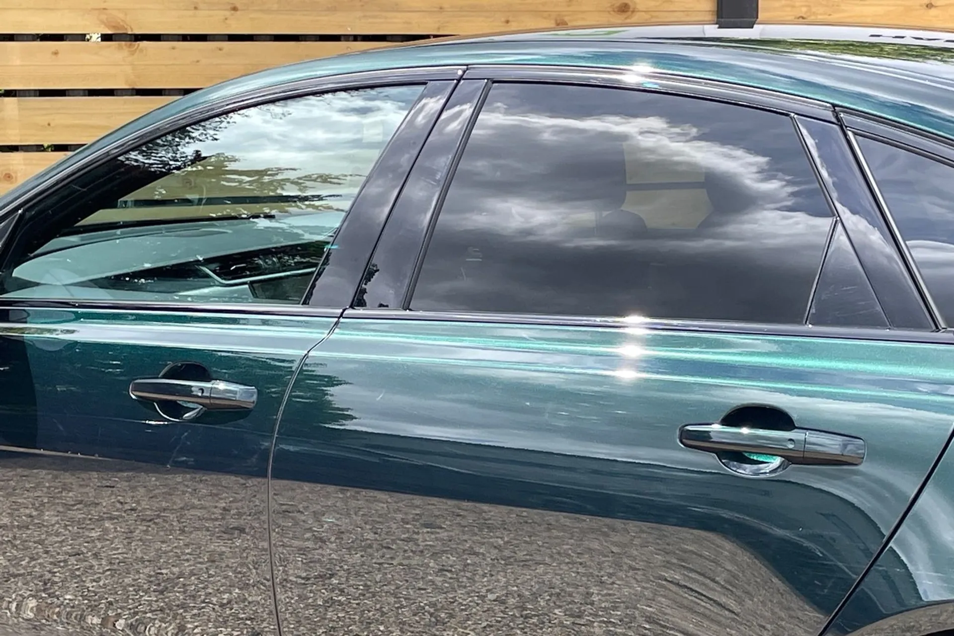 Jaguar XF thumbnail image number 15