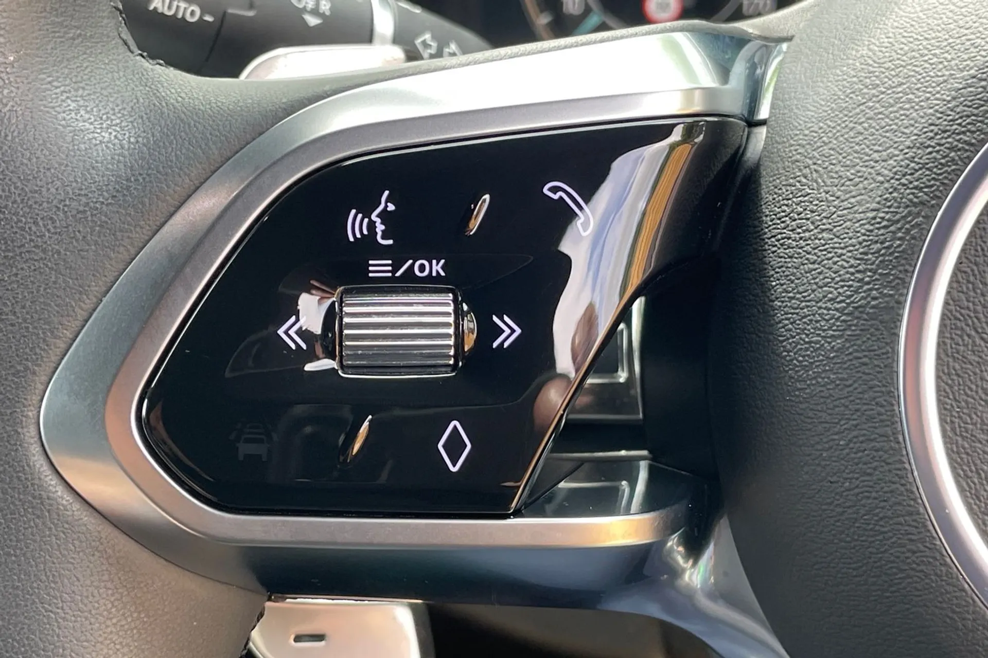 Jaguar XF thumbnail image number 37
