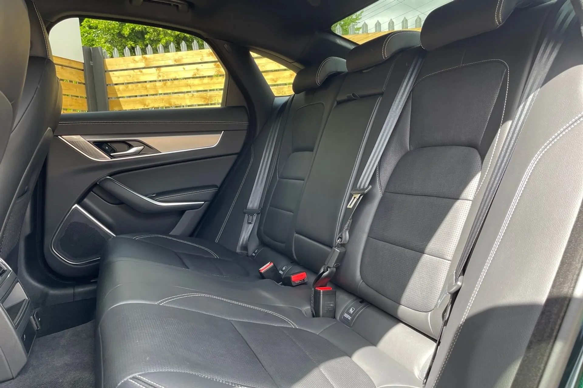Jaguar XF thumbnail image number 31