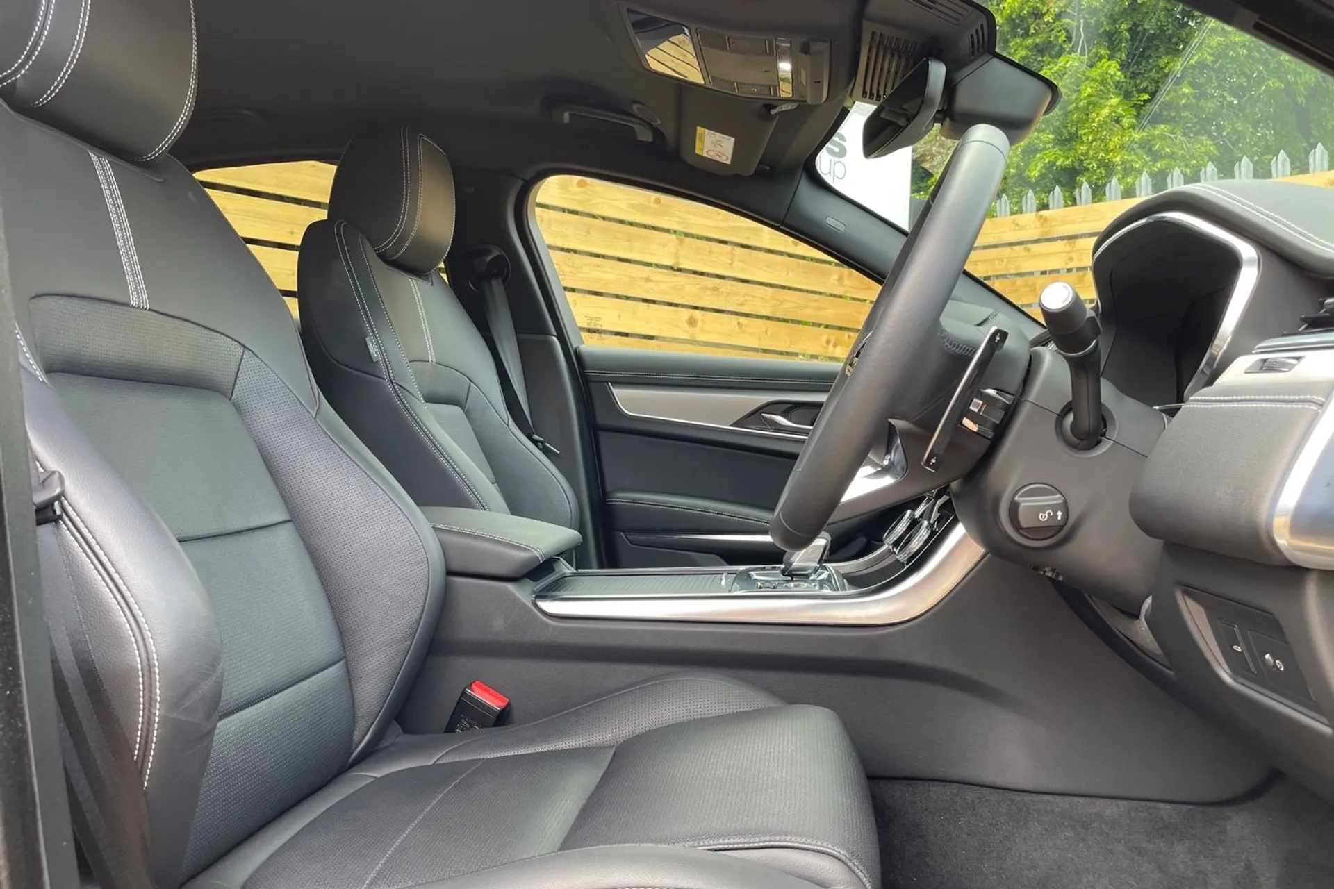 Jaguar XF thumbnail image number 27