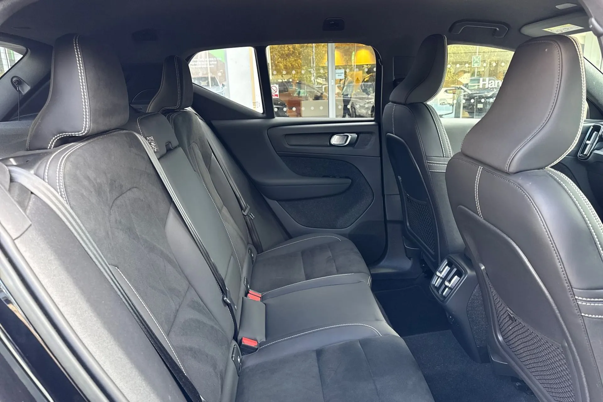 Volvo XC40 thumbnail image number 22