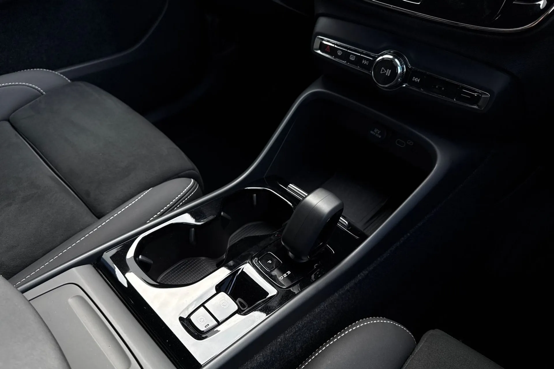 Volvo XC40 thumbnail image number 42