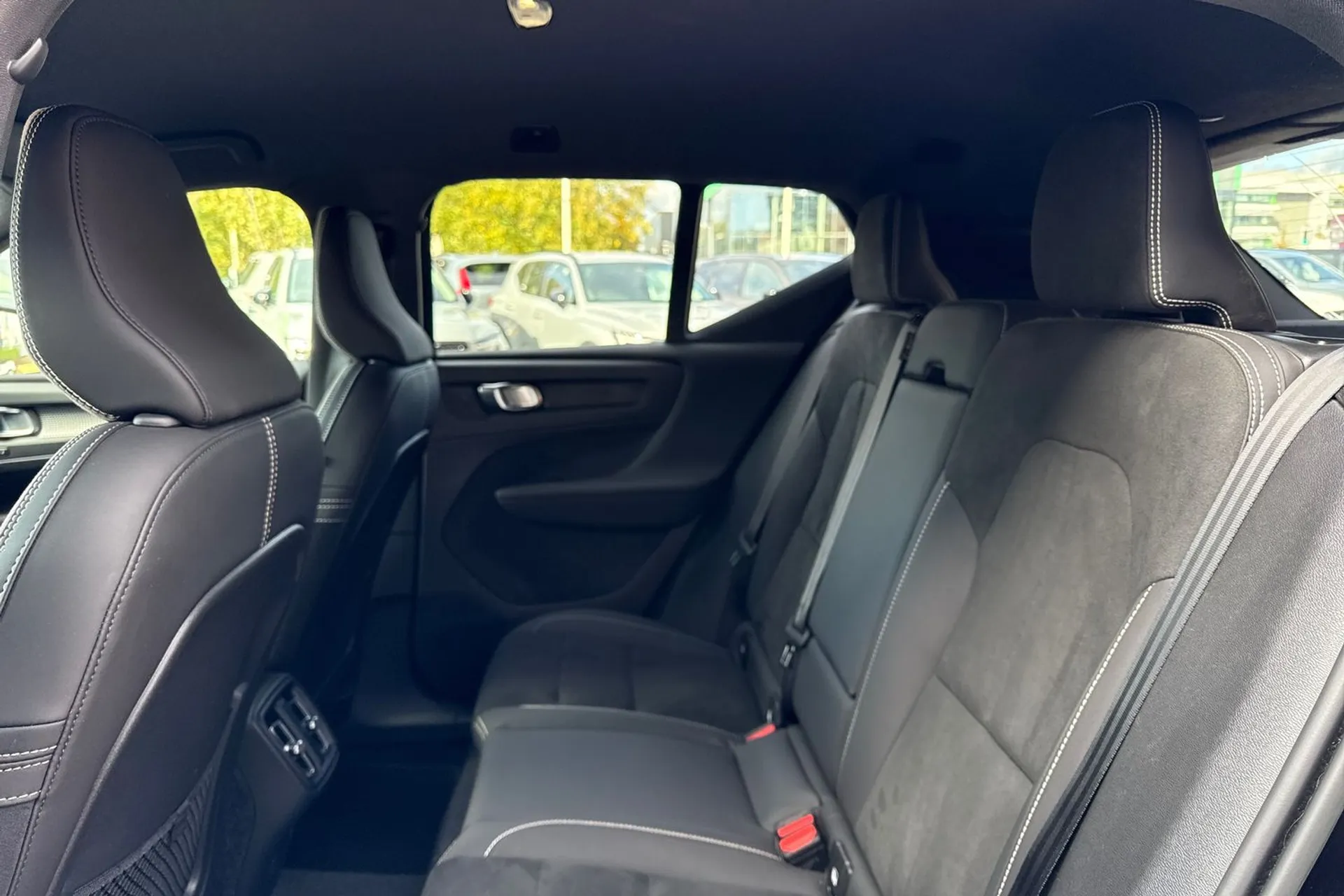 Volvo XC40 thumbnail image number 29