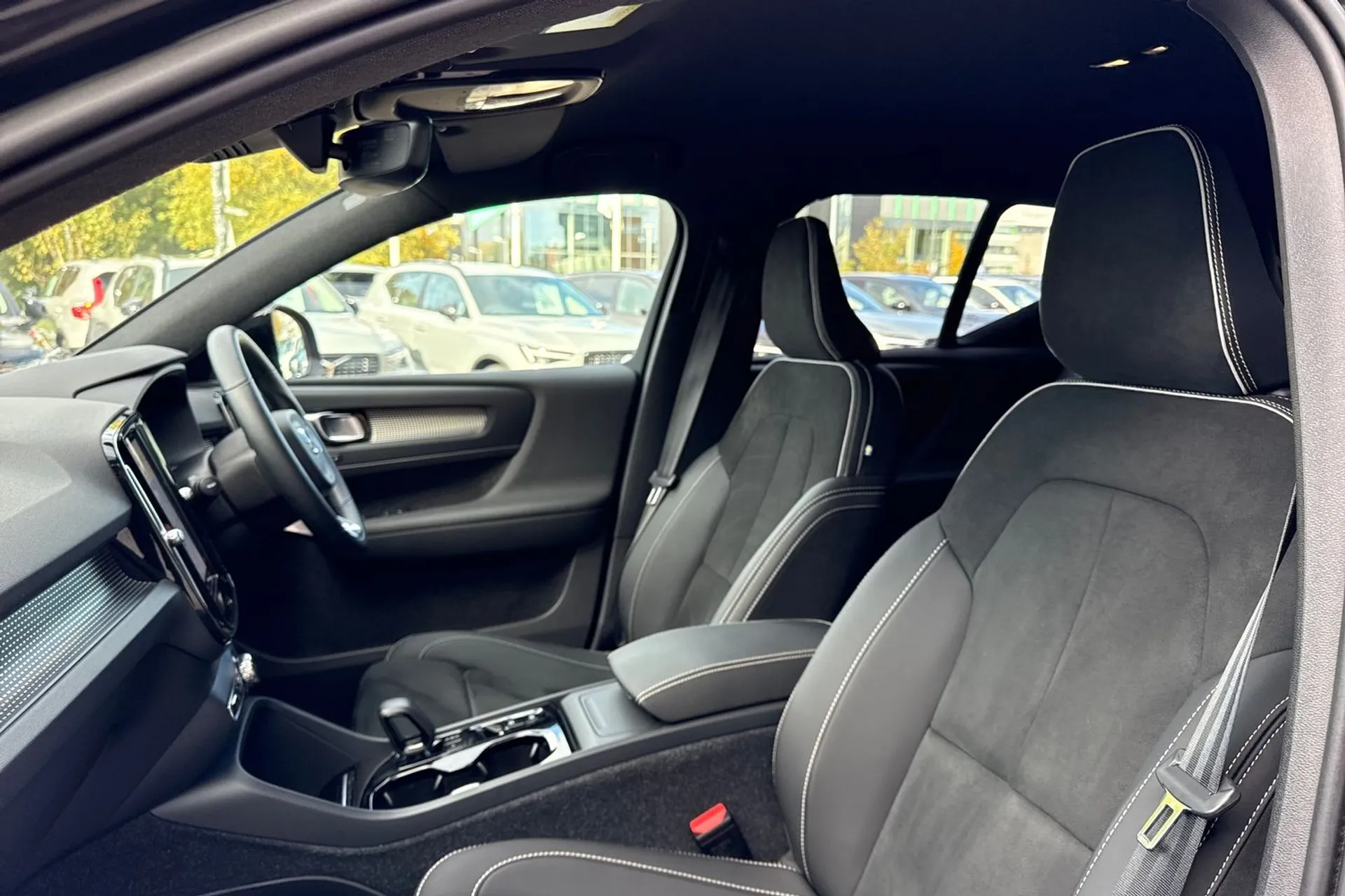 Volvo XC40 thumbnail image number 27