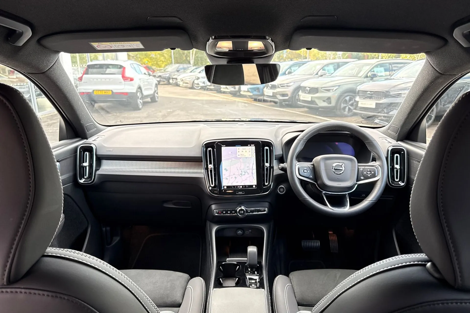 Volvo XC40 thumbnail image number 3