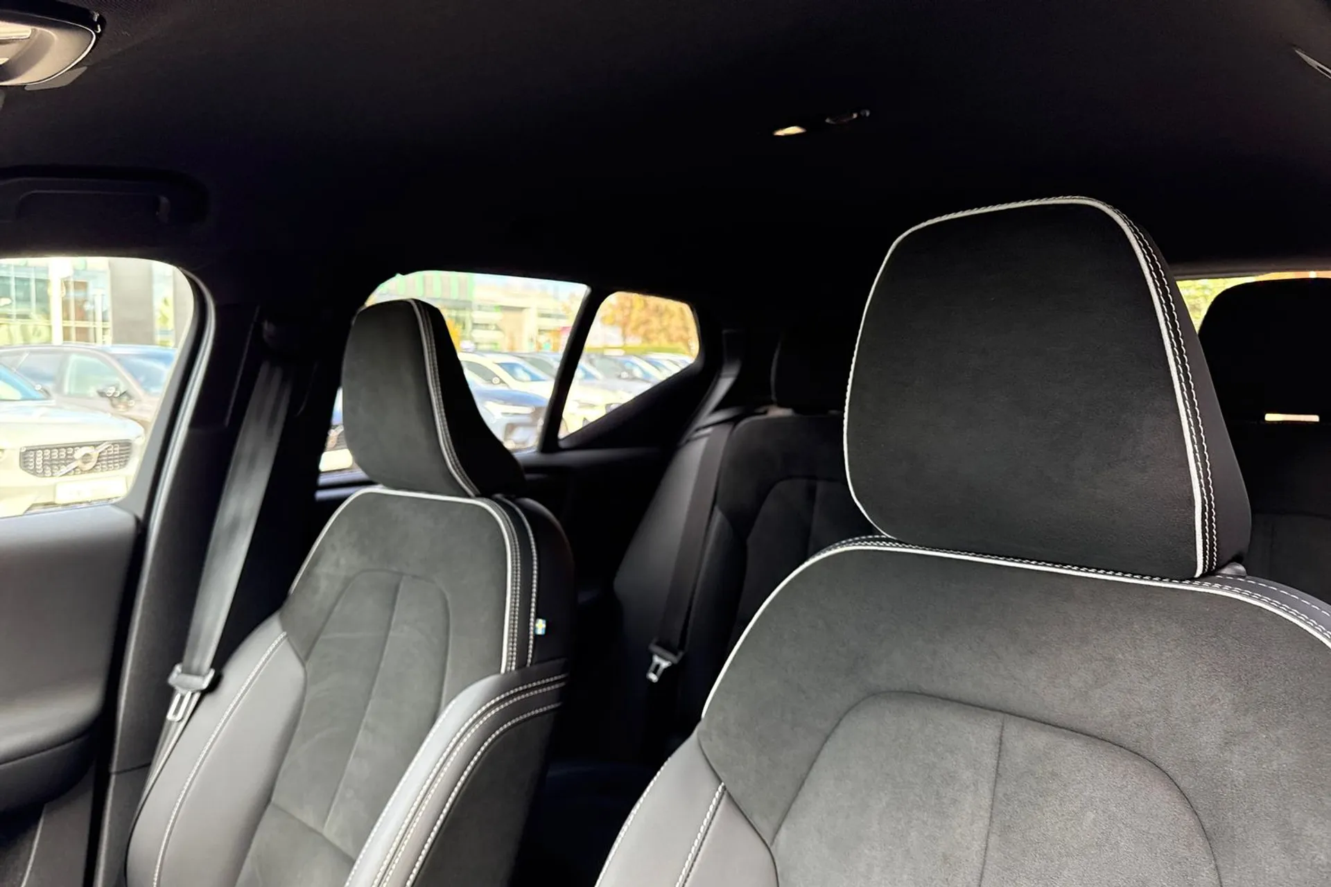 Volvo XC40 thumbnail image number 28