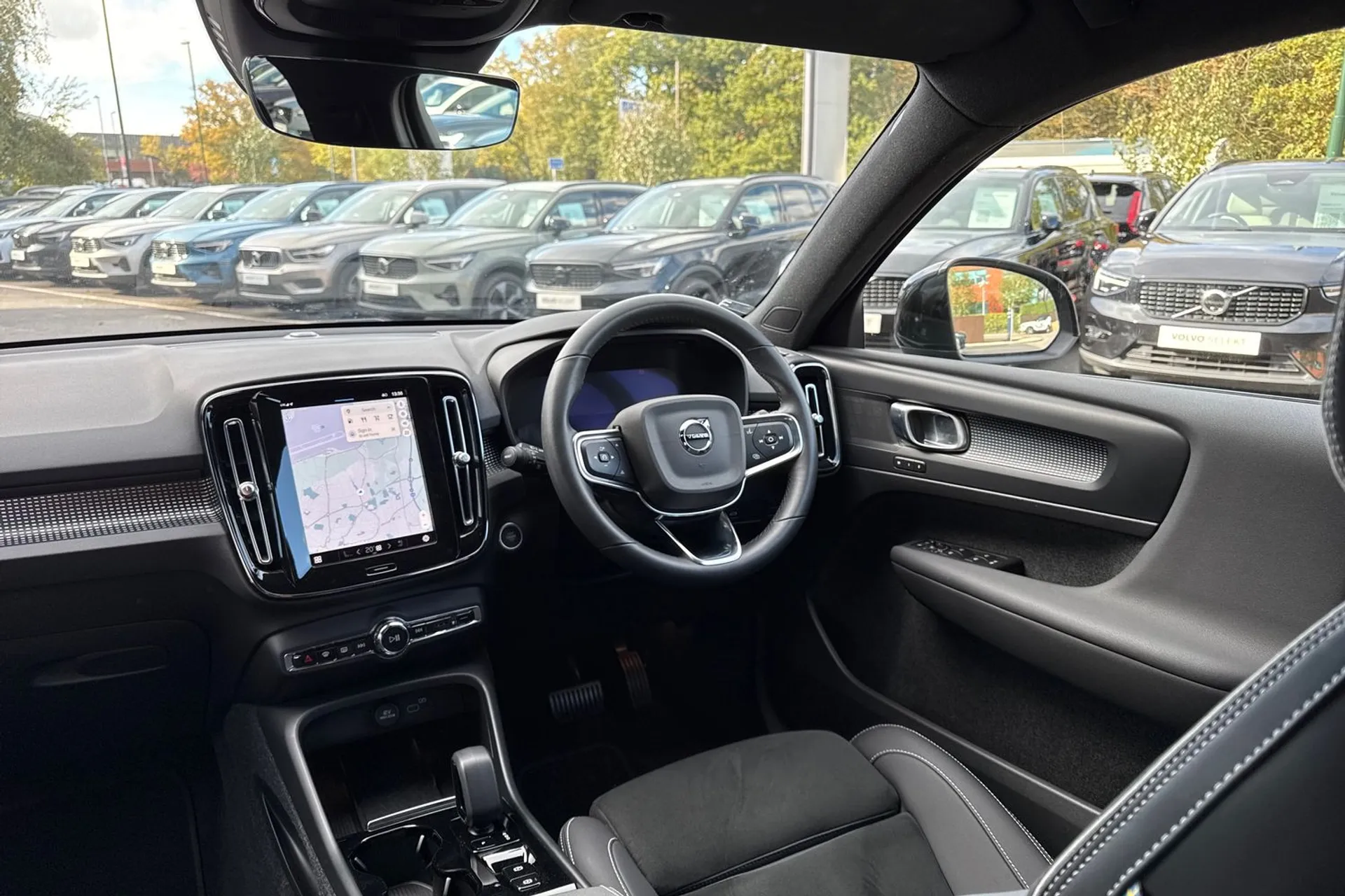 Volvo XC40 thumbnail image number 32